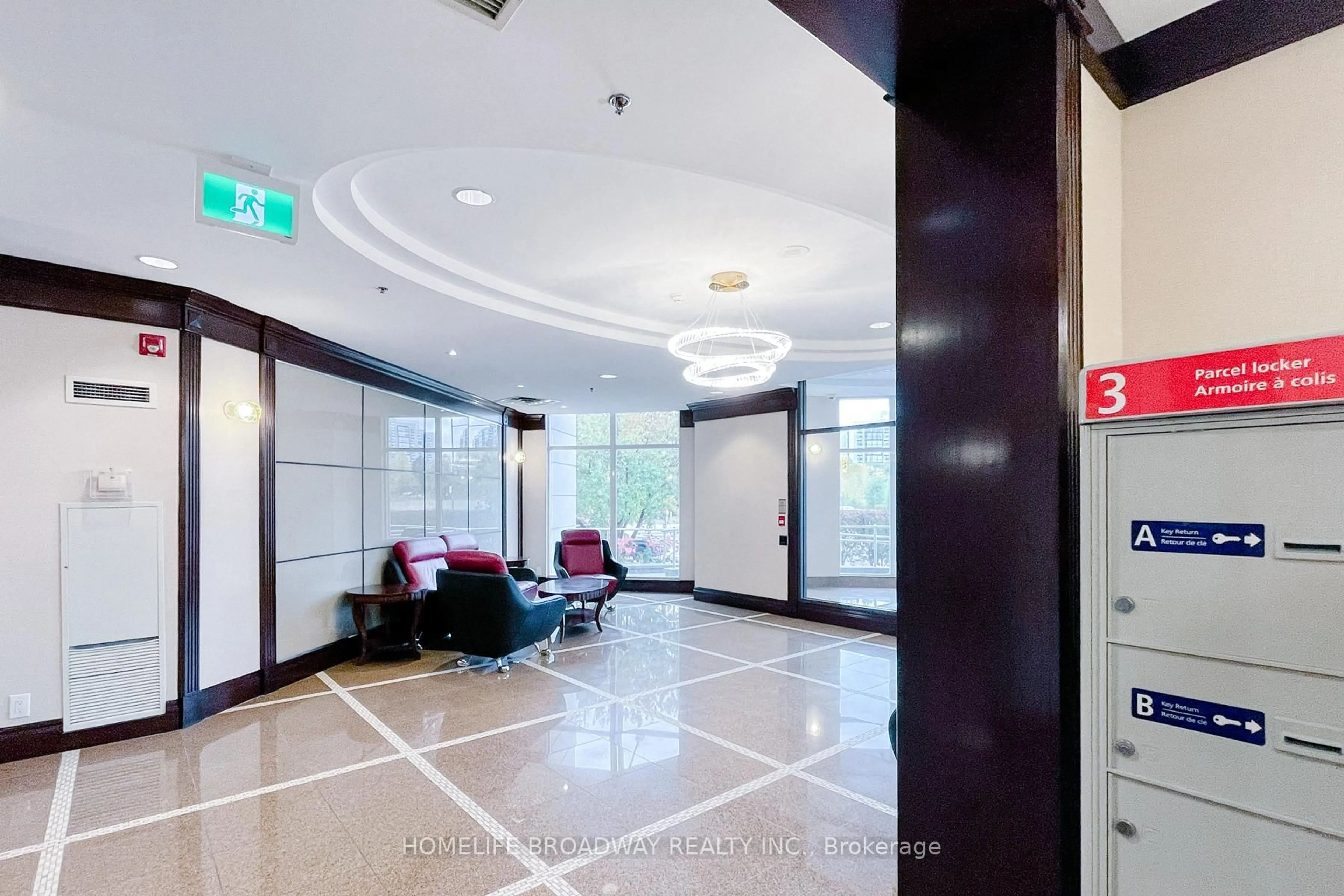 Indoor foyer for 18 Harding Blvd #PH108, Richmond Hill Ontario L4C 0T3