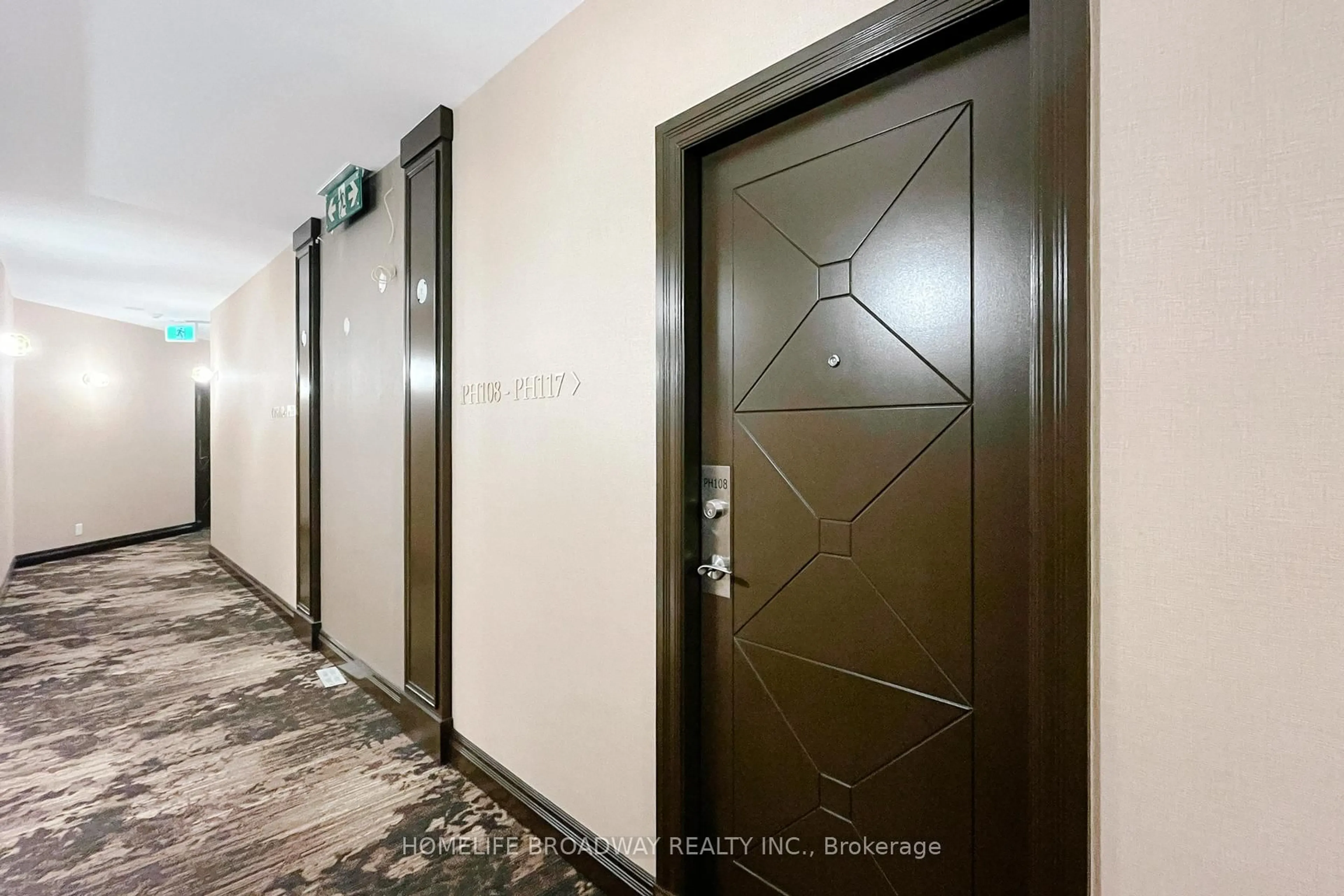 Indoor foyer for 18 Harding Blvd #PH108, Richmond Hill Ontario L4C 0T3