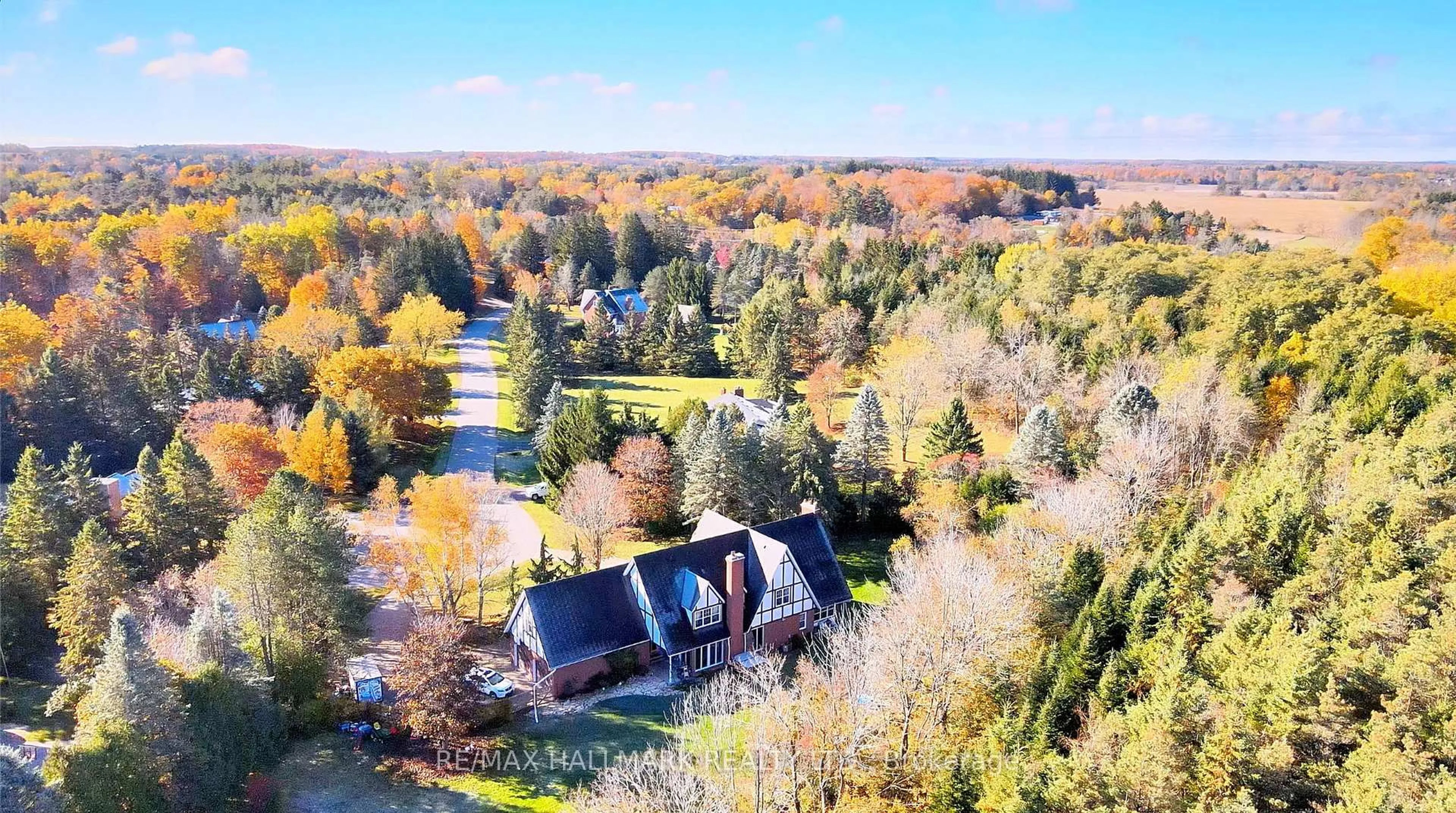 A pic from outside/outdoor area/front of a property/back of a property/a pic from drone, water/lake/river/ocean view for 23 Forfardale Rd, Whitchurch-Stouffville Ontario L4A 7X3