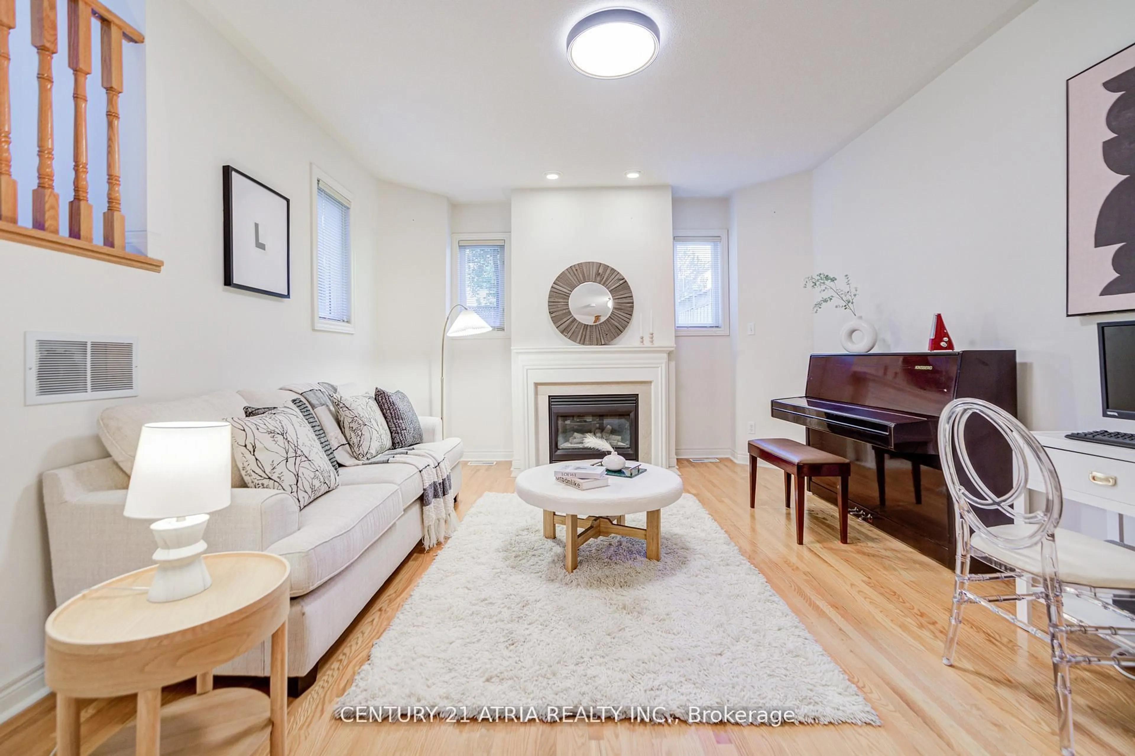 Living room with furniture, wood/laminate floor for 147 Frank Endean Rd, Richmond Hill Ontario L4S 1S7