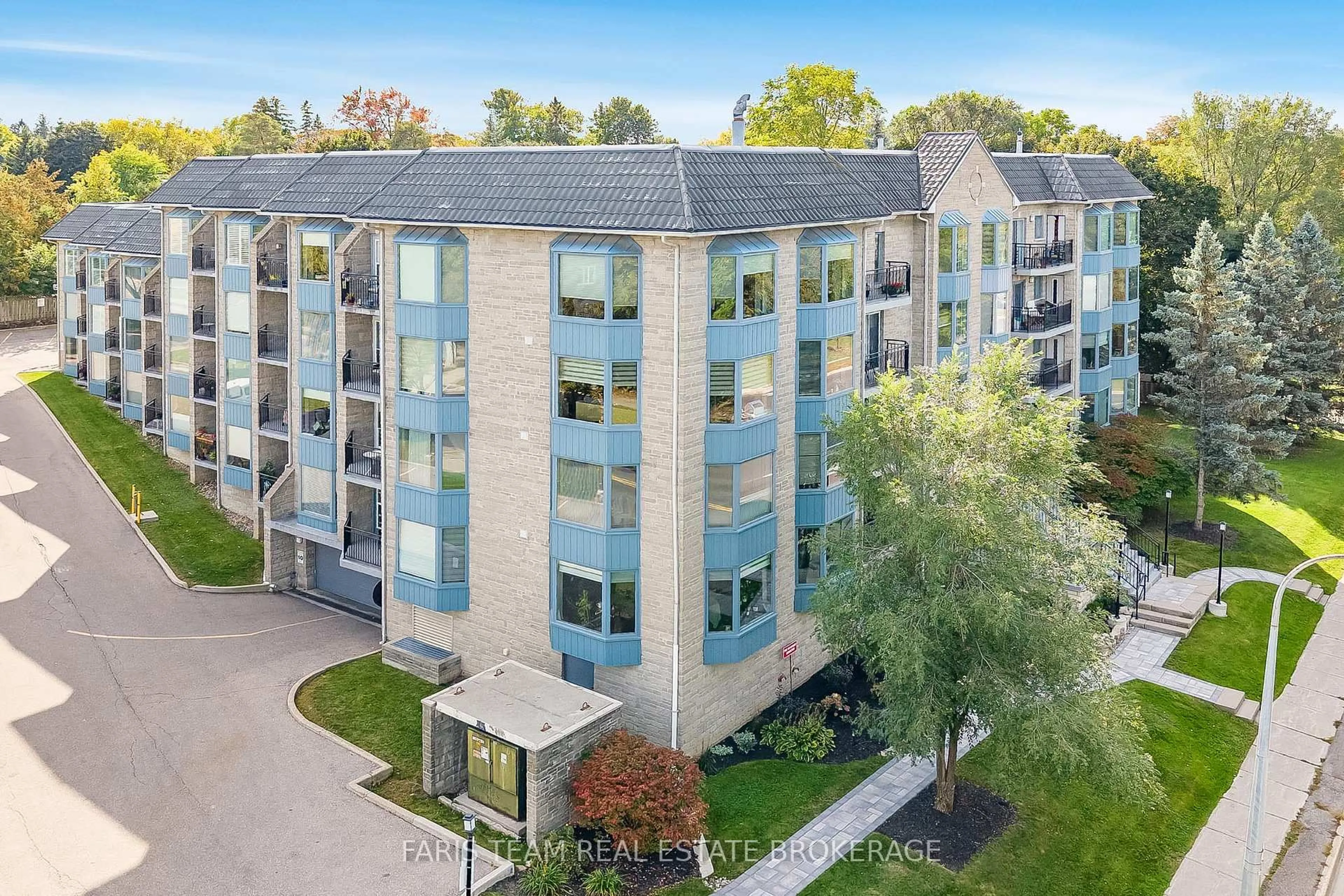 A pic from outside/outdoor area/front of a property/back of a property/a pic from drone, city buildings view from balcony for 85 Wellington St #307, Aurora Ontario L4G 2P2