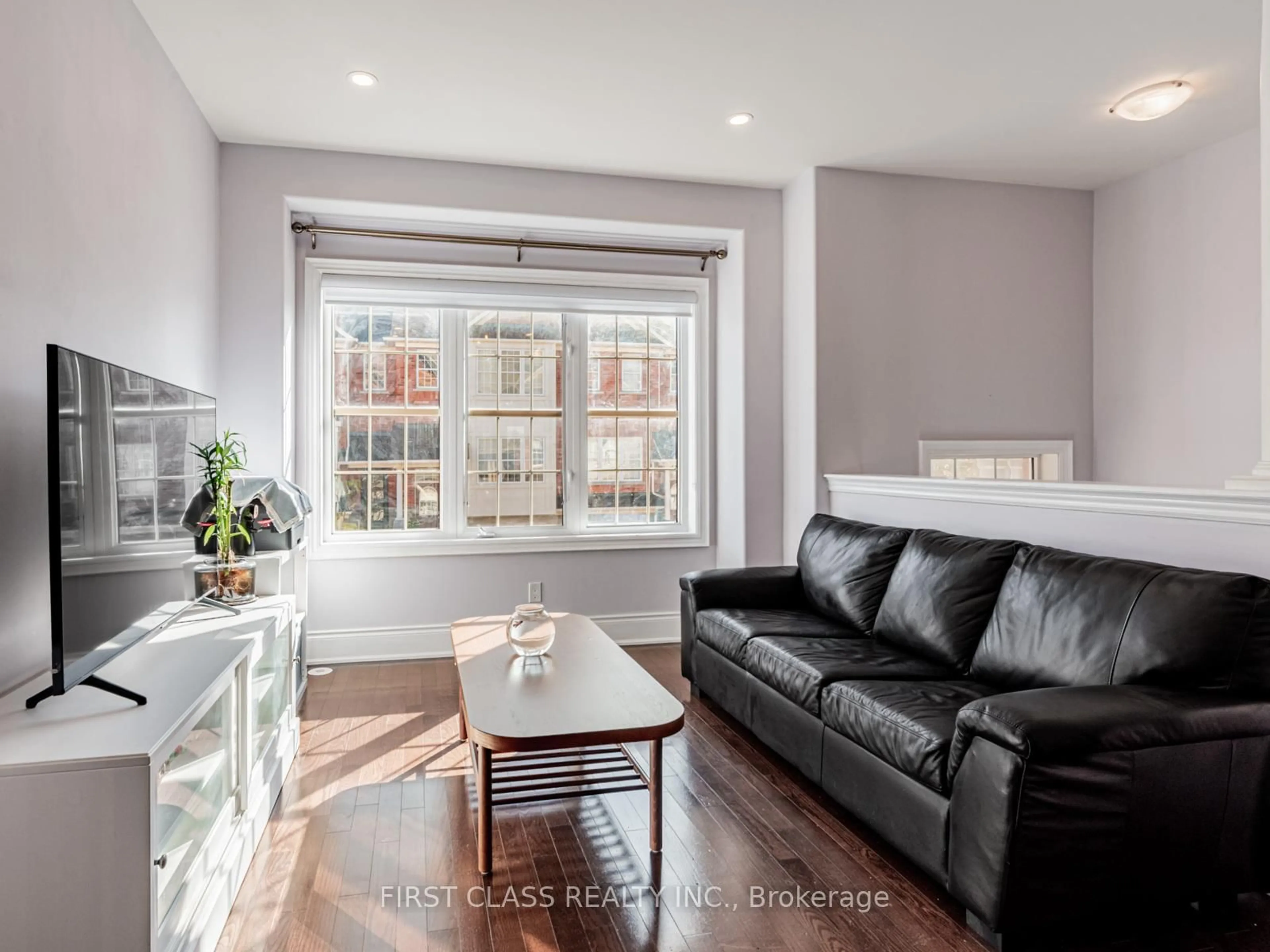 Living room with furniture, unknown for 24 Golden Spruce Lane, Vaughan Ontario L6A 0J6