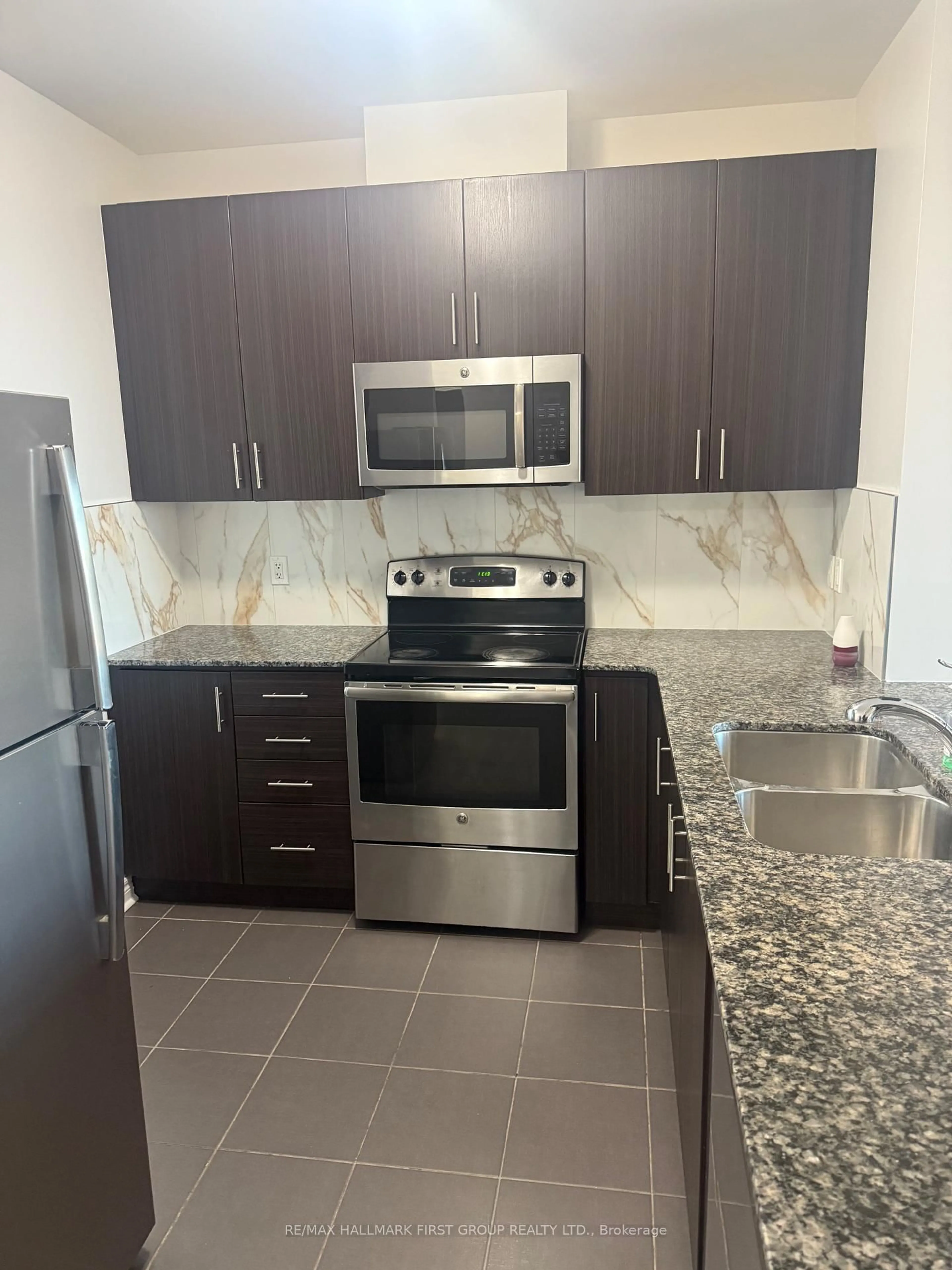 Standard kitchen, unknown for 7768 Kennedy Rd #310, Markham Ontario L3R 5K1