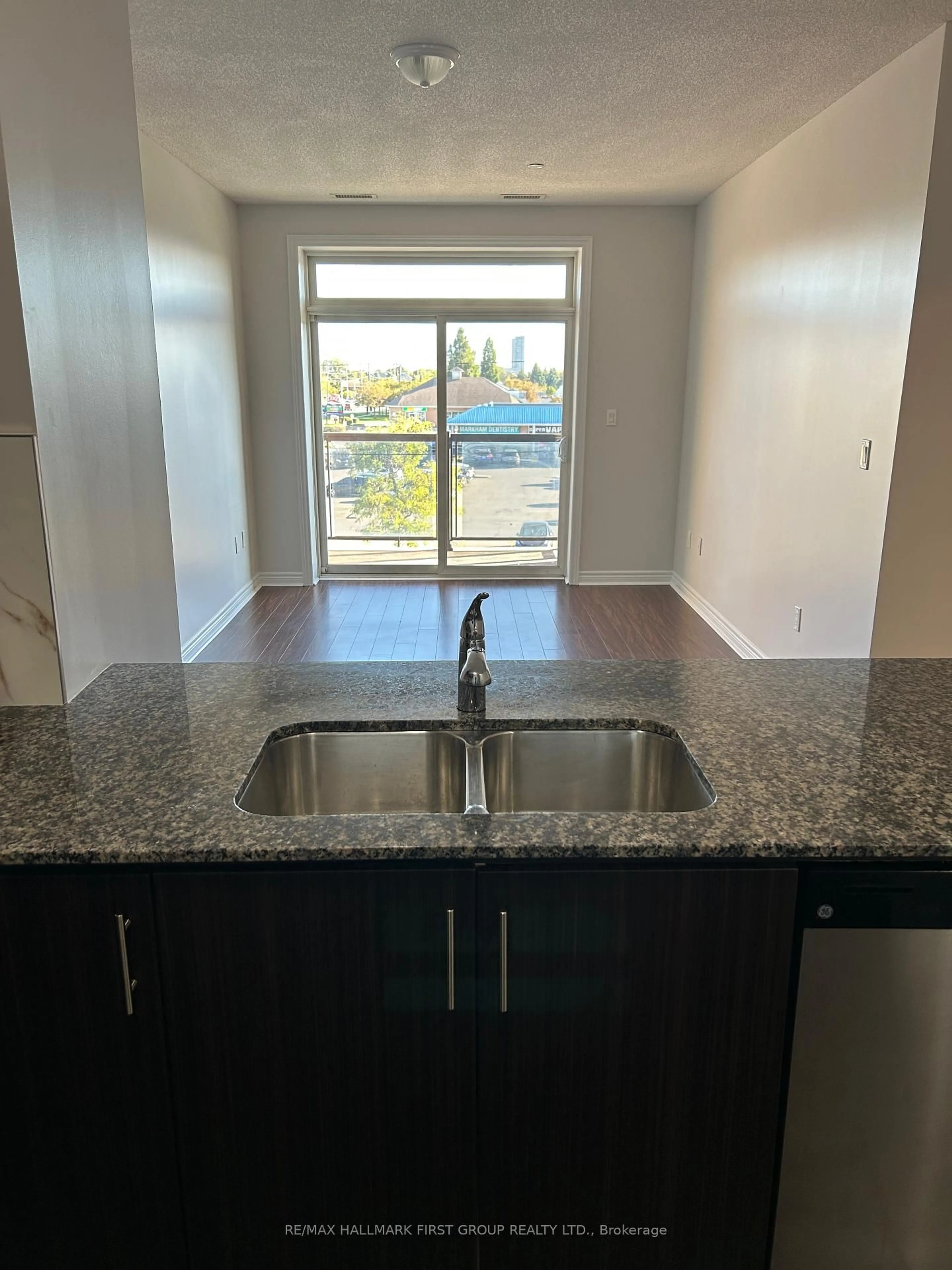 Standard kitchen, unknown for 7768 Kennedy Rd #310, Markham Ontario L3R 5K1