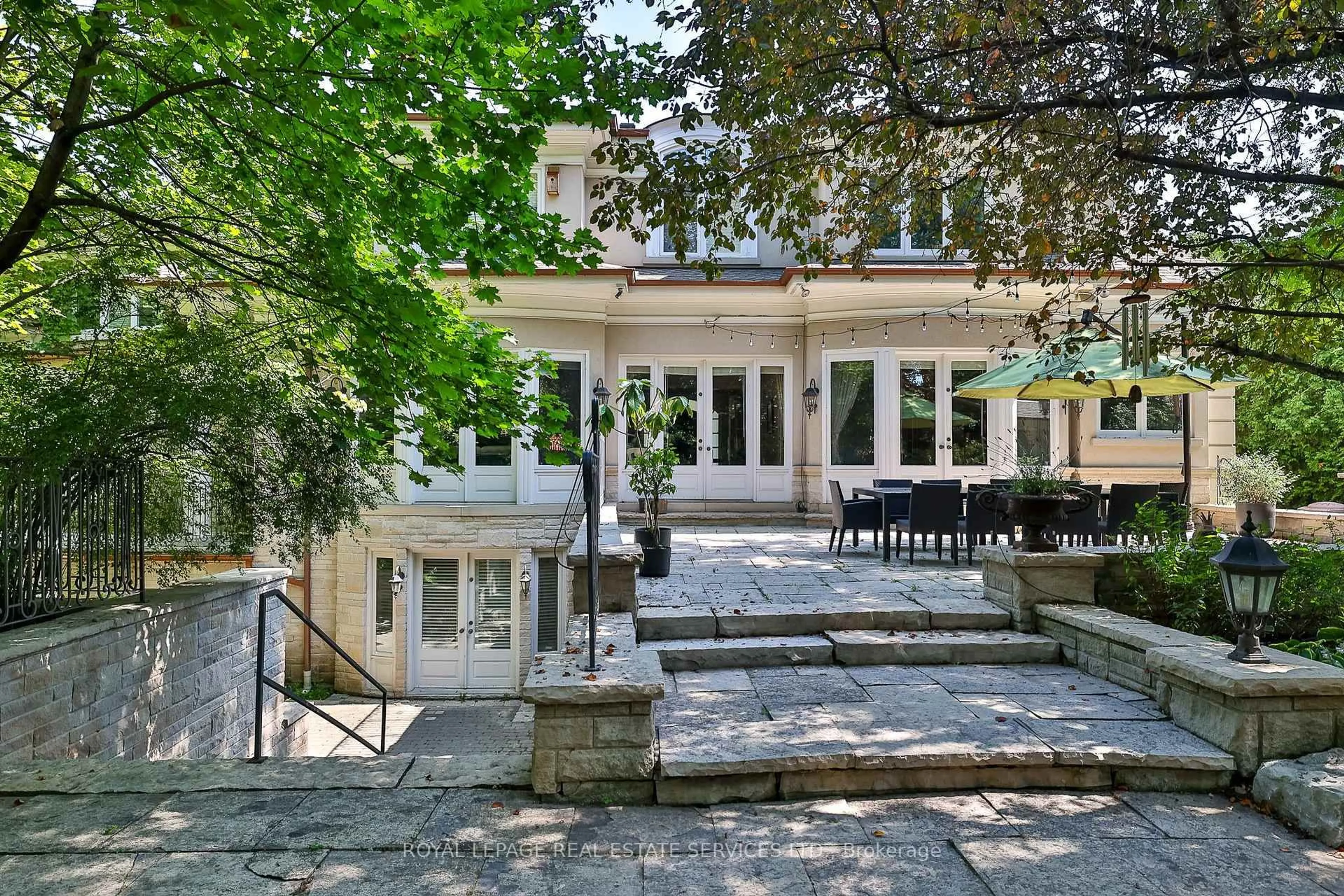 Patio, street for 9 Seinecliffe Rd, Markham Ontario L3T 1K3