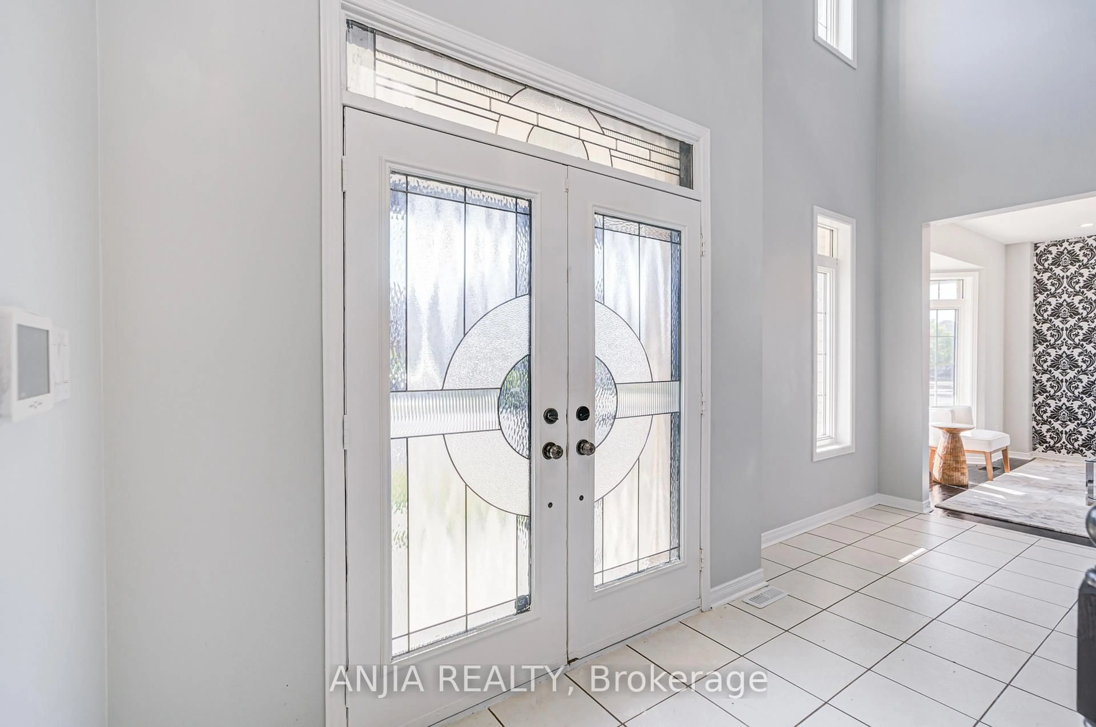 Indoor entryway for 66 Alfred Paterson Dr, Markham Ontario L6E 1J5