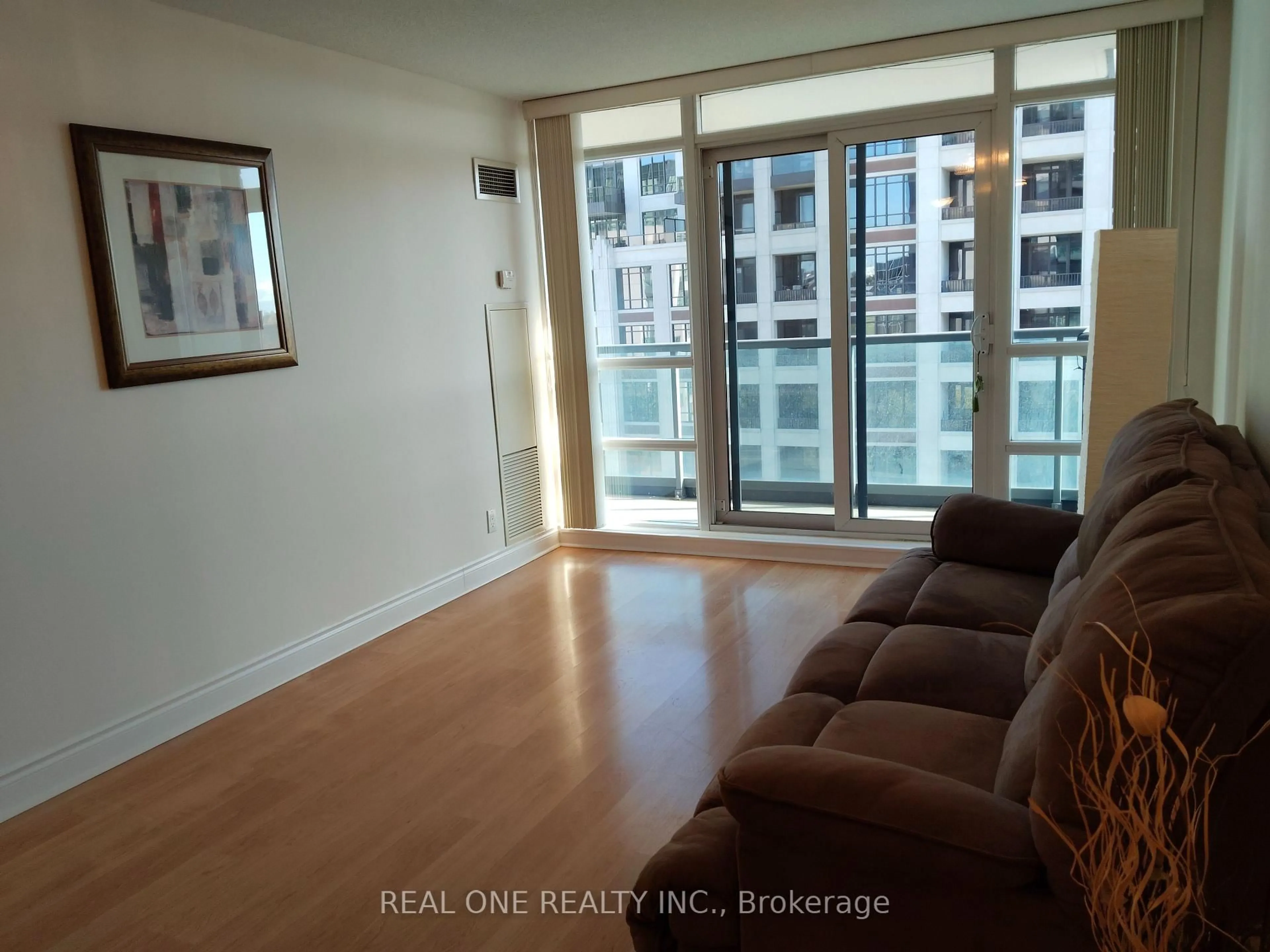 A pic of a room for 75 South Town Centre Blvd #703, Markham Ontario L6G 0B3