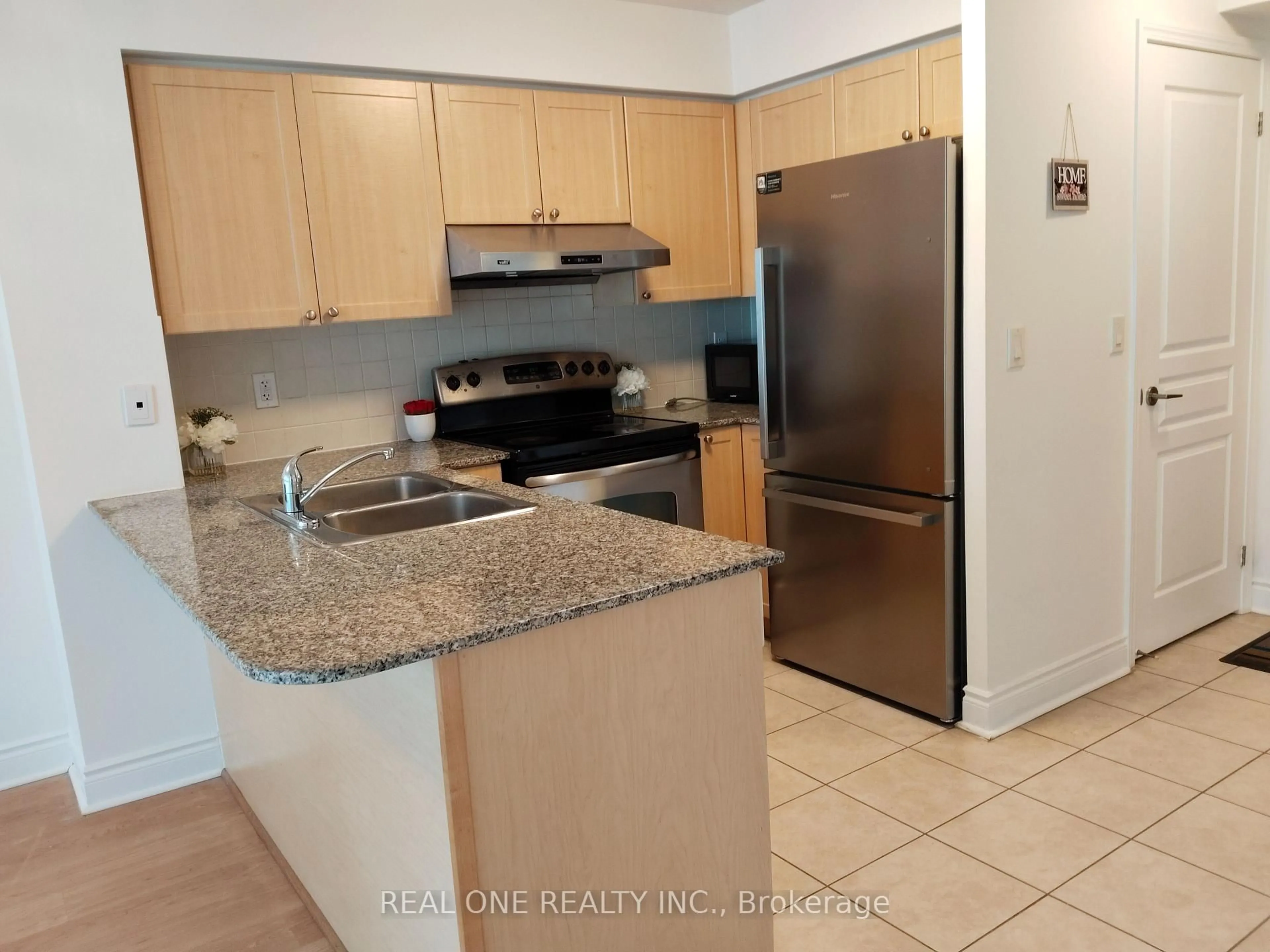 Standard kitchen, unknown for 75 South Town Centre Blvd #703, Markham Ontario L6G 0B3