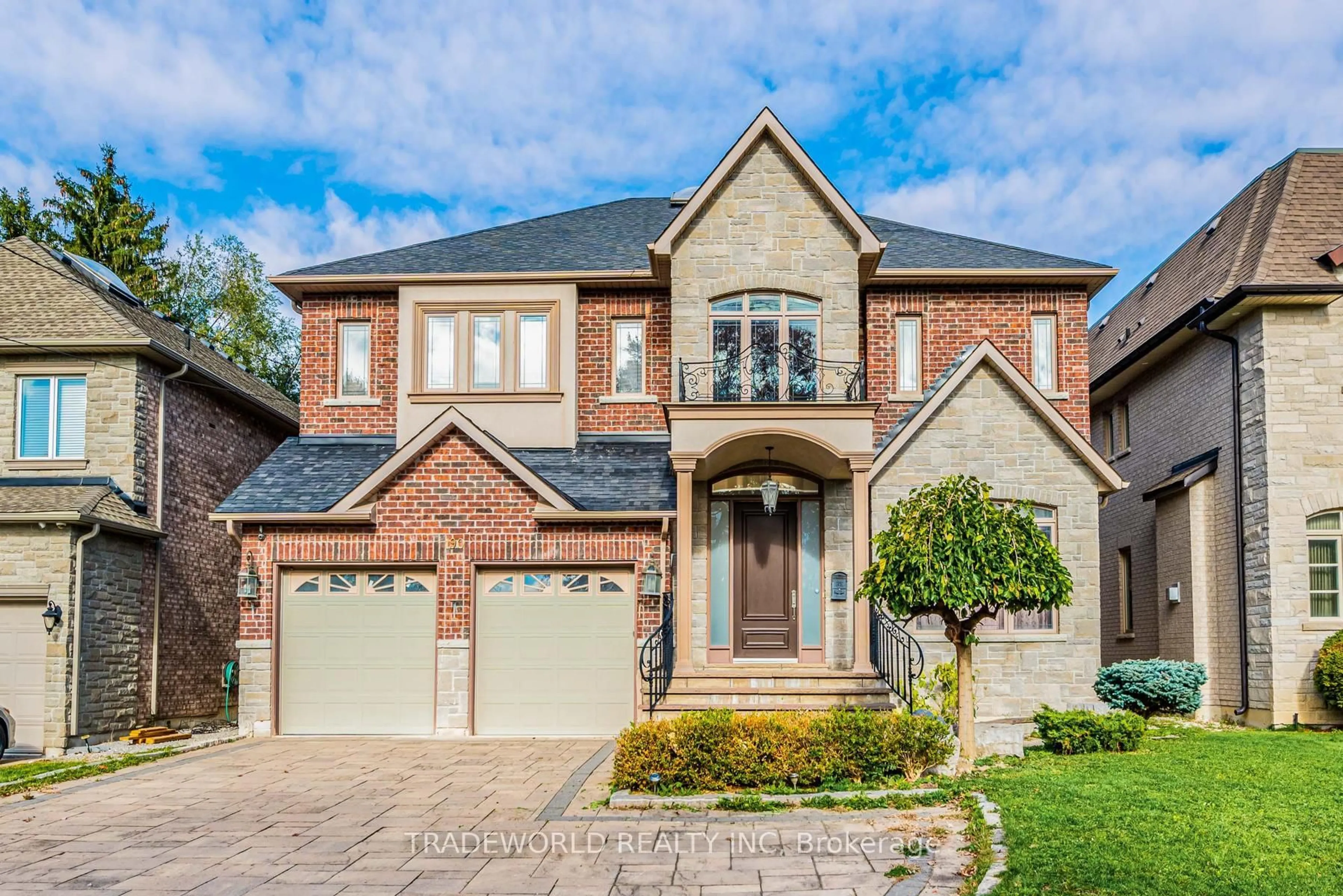 Home with brick exterior material, street for 190 Duncan Rd, Richmond Hill Ontario L4C 6J9