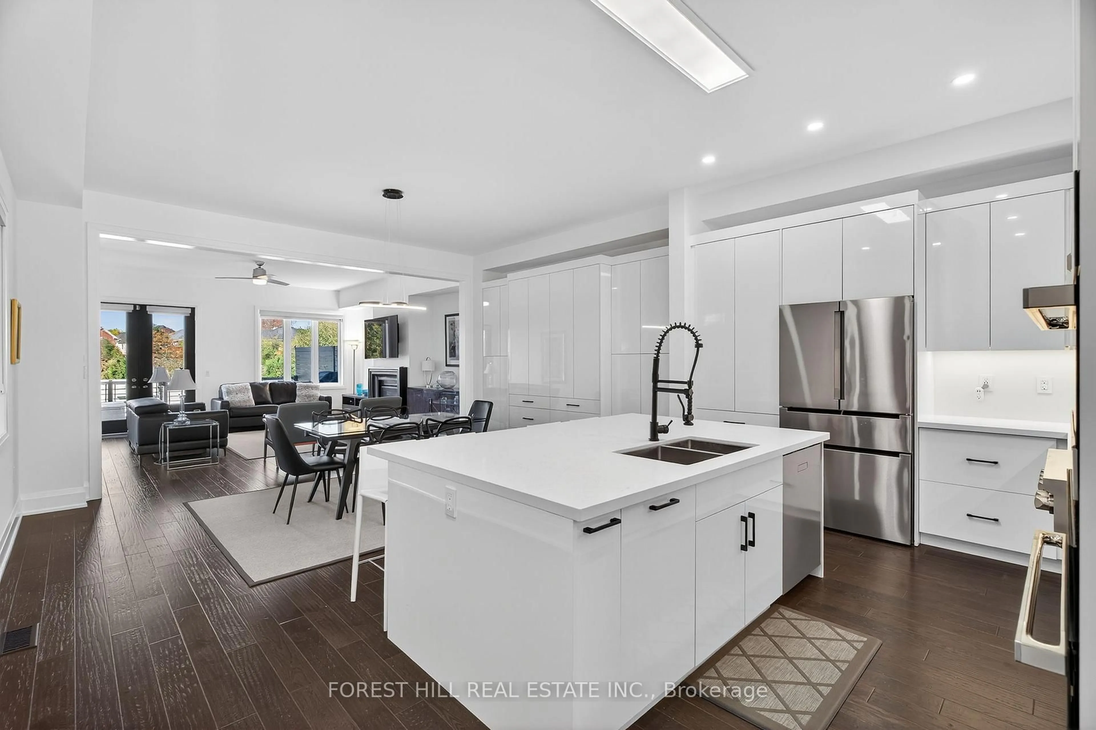 Open concept kitchen, unknown for 107 Hesperus Rd, Vaughan Ontario L4J 0G9