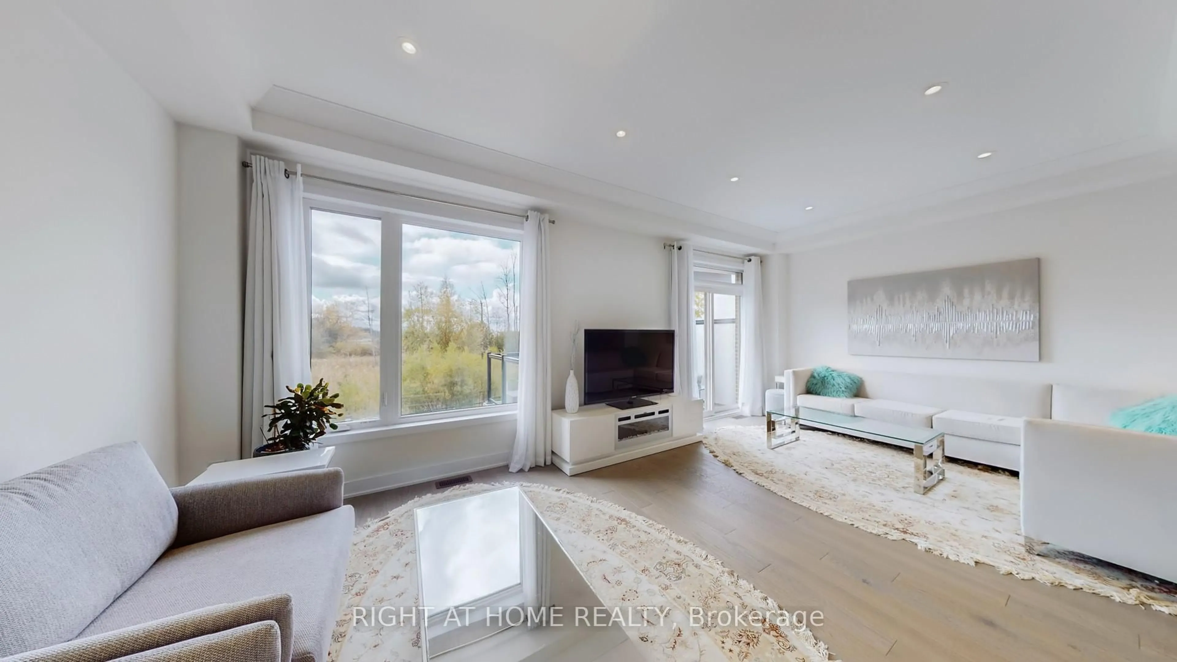 Living room with furniture, unknown for 26 Badgerow Way, Aurora Ontario L4G 0Z5