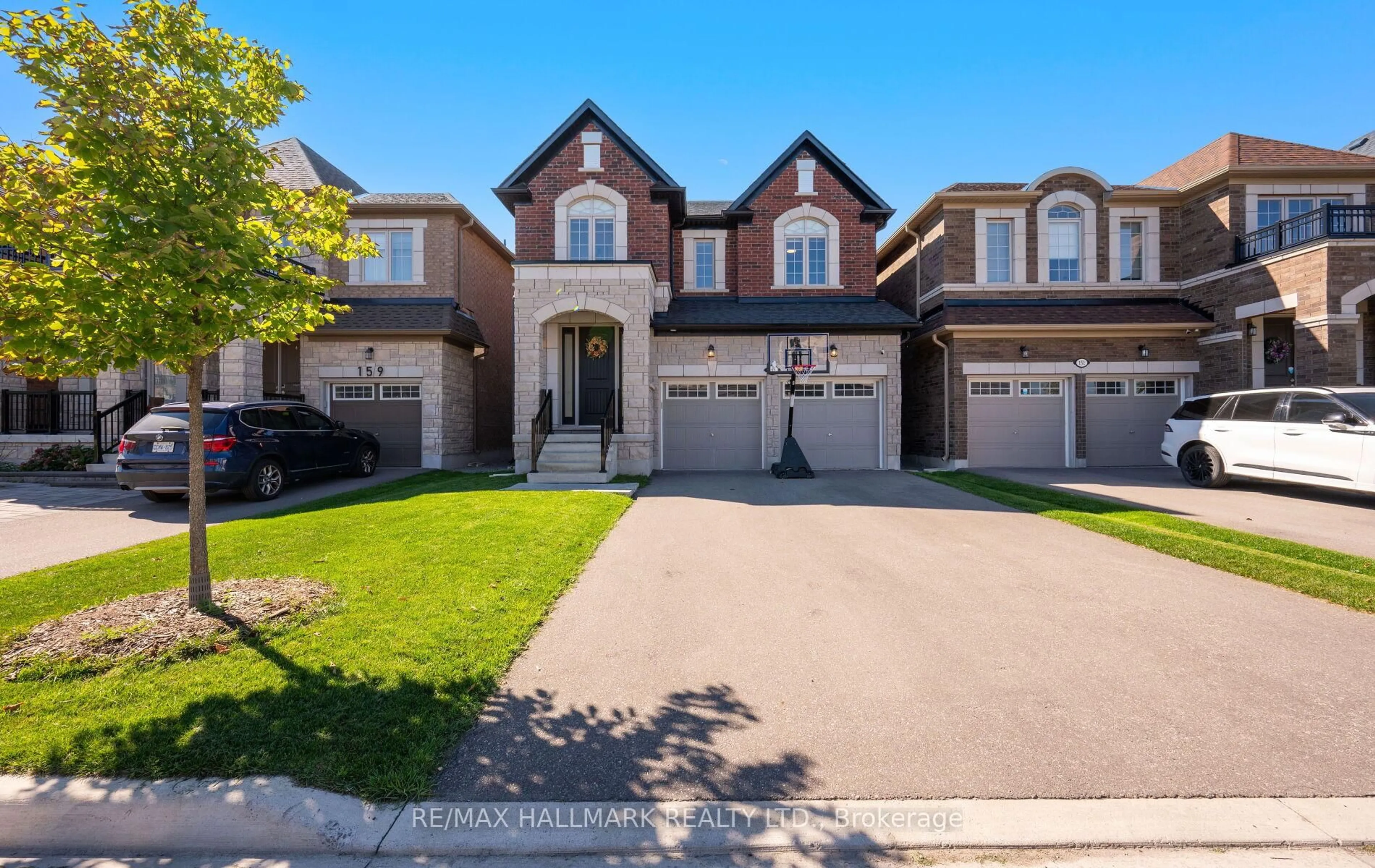 Home with brick exterior material, street for 155 Stevenson Cres, Bradford West Gwillimbury Ontario L3Z 4M1