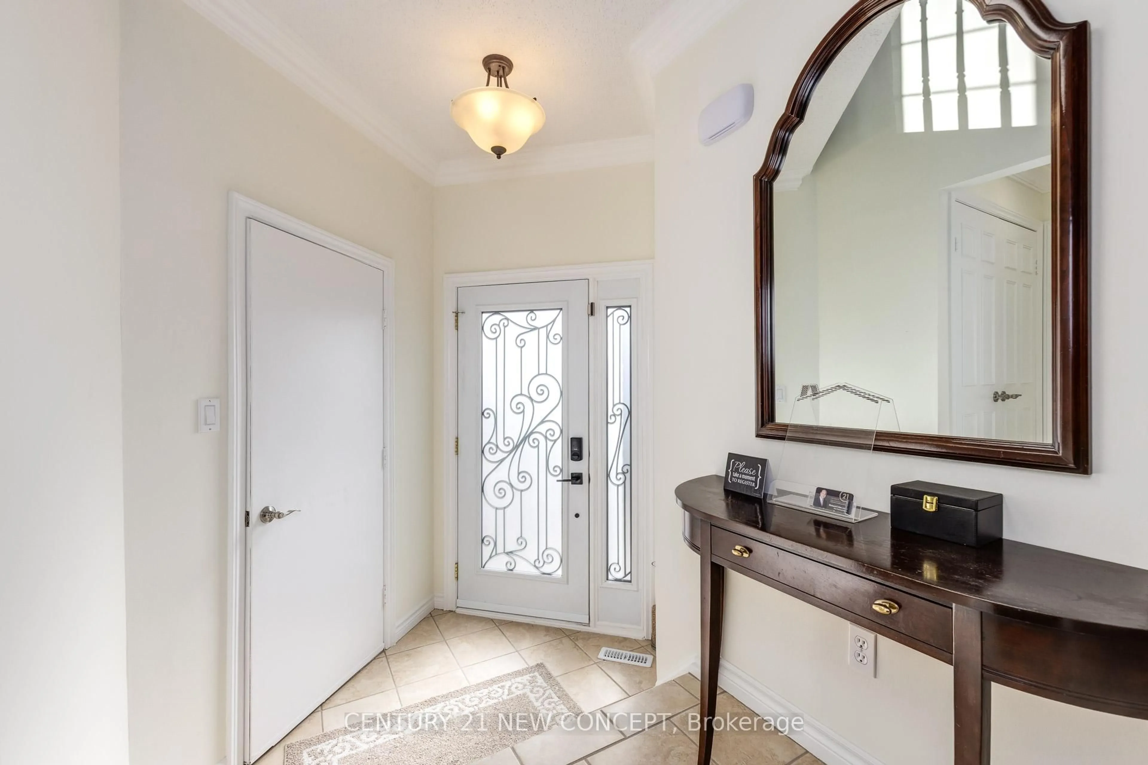 Indoor entryway for 142 Edmud Seager Dr, Vaughan Ontario L4J 4S7