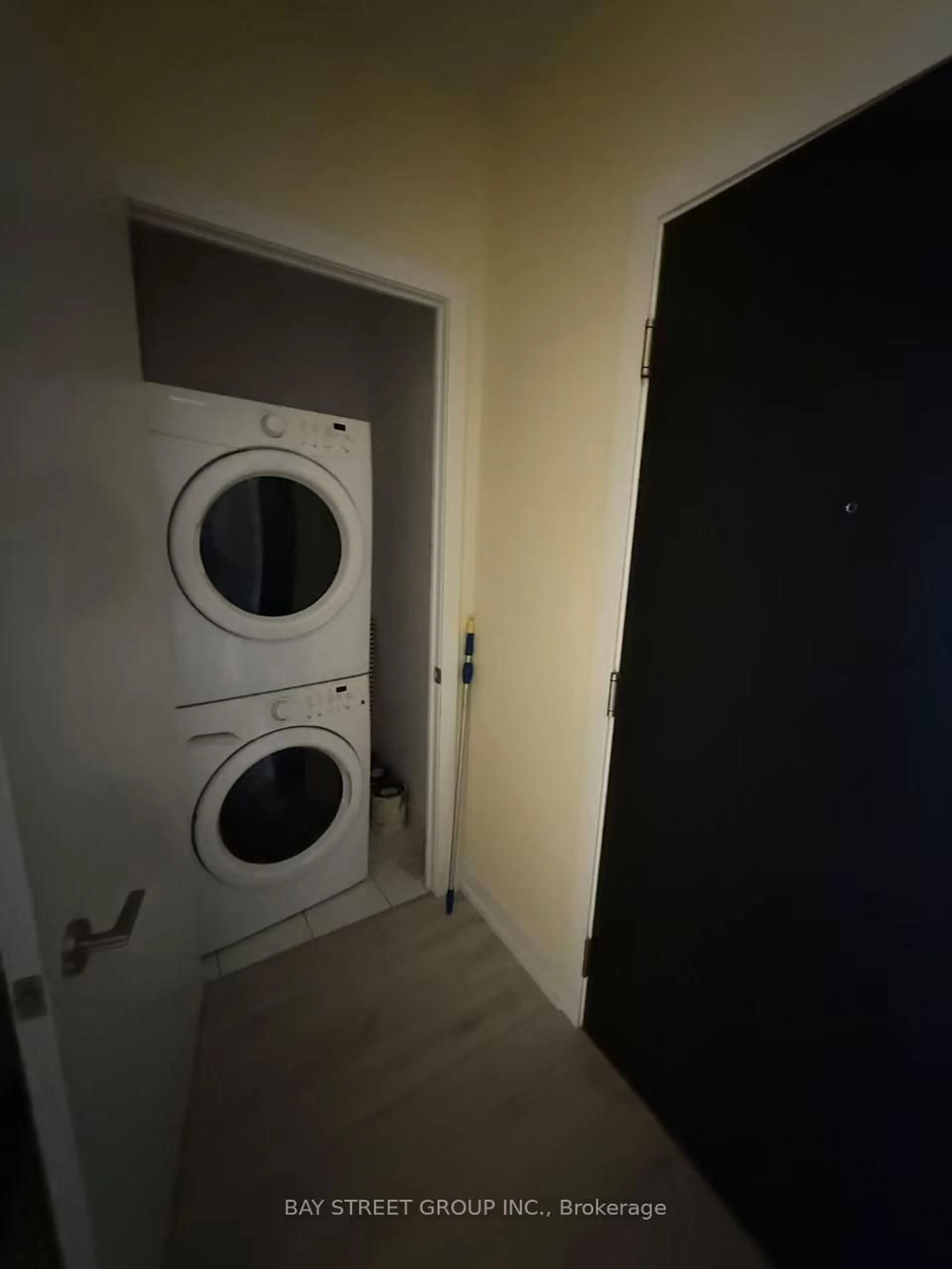 A pic of a room for 9471 Yonge St #241, Richmond Hill Ontario L4C 1V4