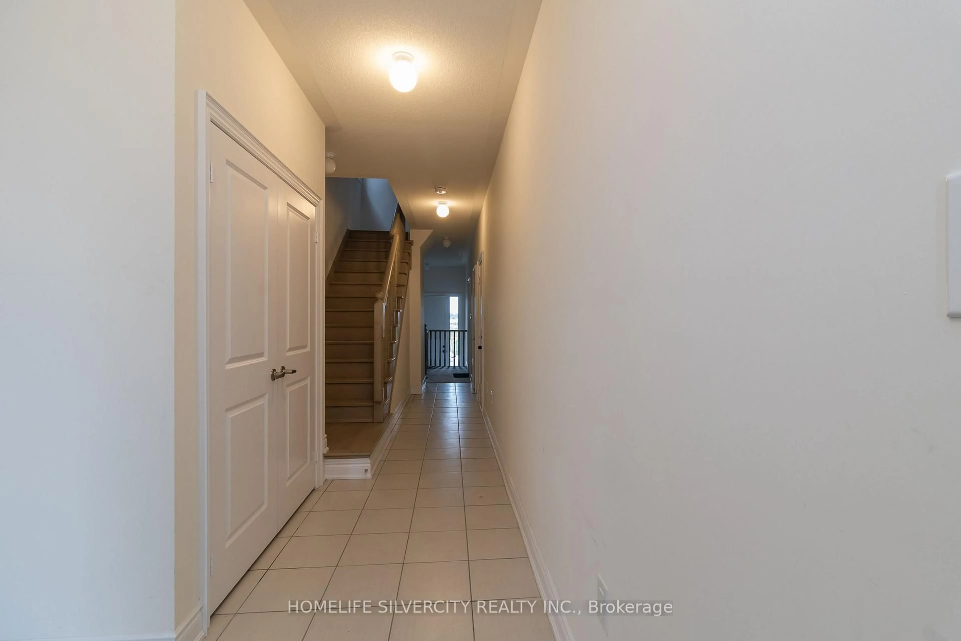 Indoor entryway for 403 Tennant Circ, Vaughan Ontario L4H 5L2