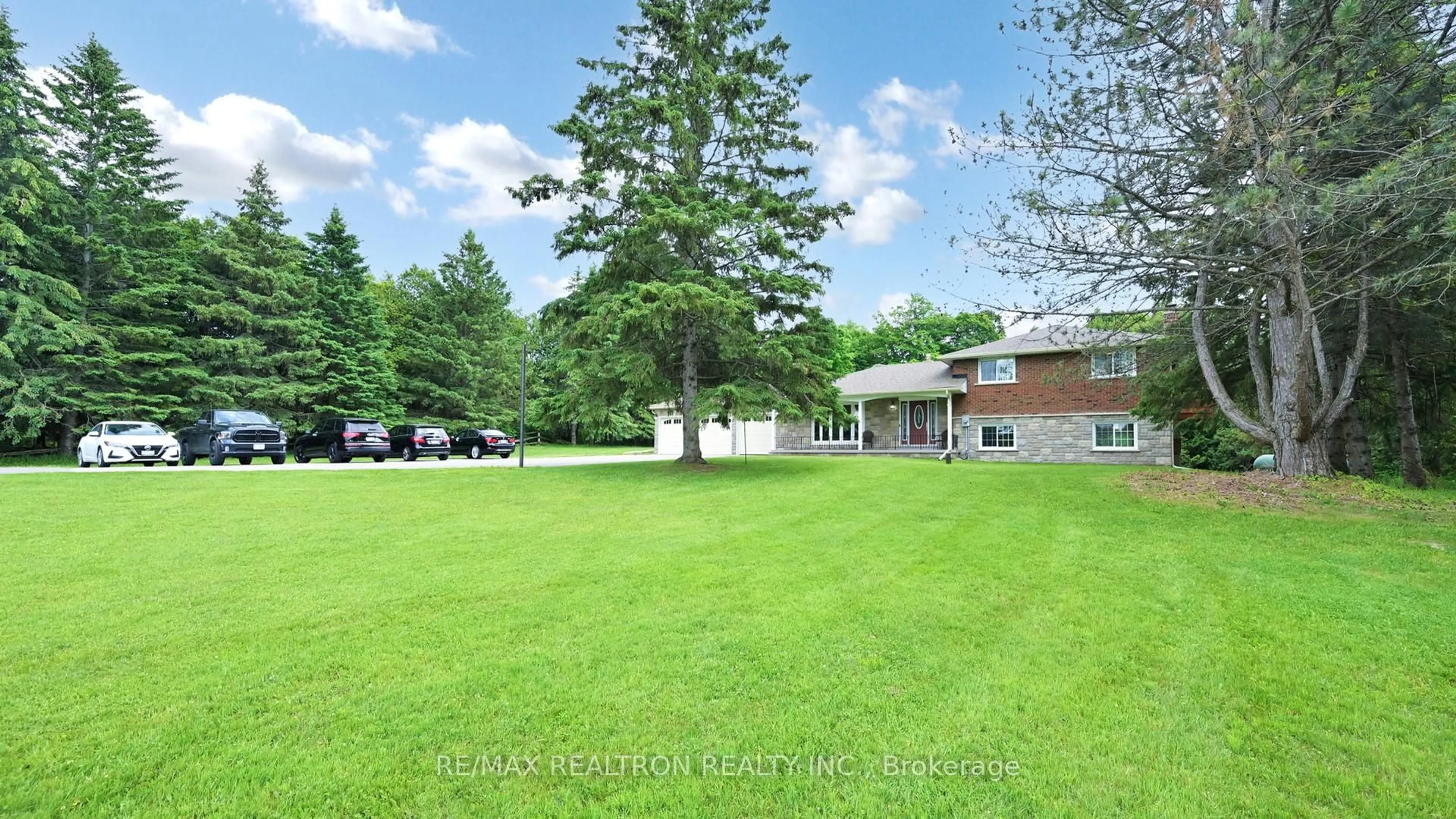 A pic from outside/outdoor area/front of a property/back of a property/a pic from drone, unknown for 2521 Mt Albert Rd, East Gwillimbury Ontario L0G 1R0