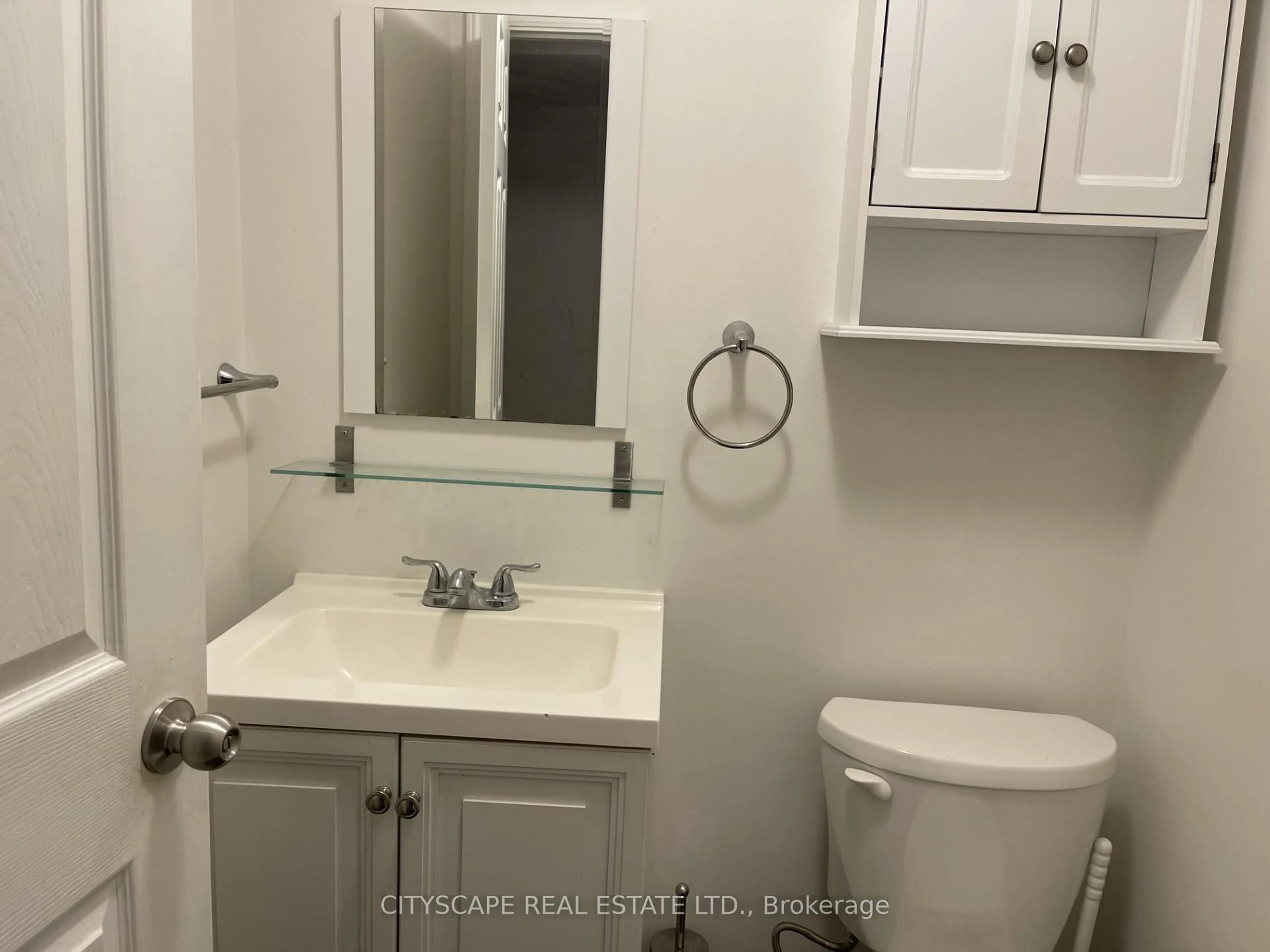 Standard bathroom, unknown for 52 Coleridge Dr, Newmarket Ontario L3X 2T6