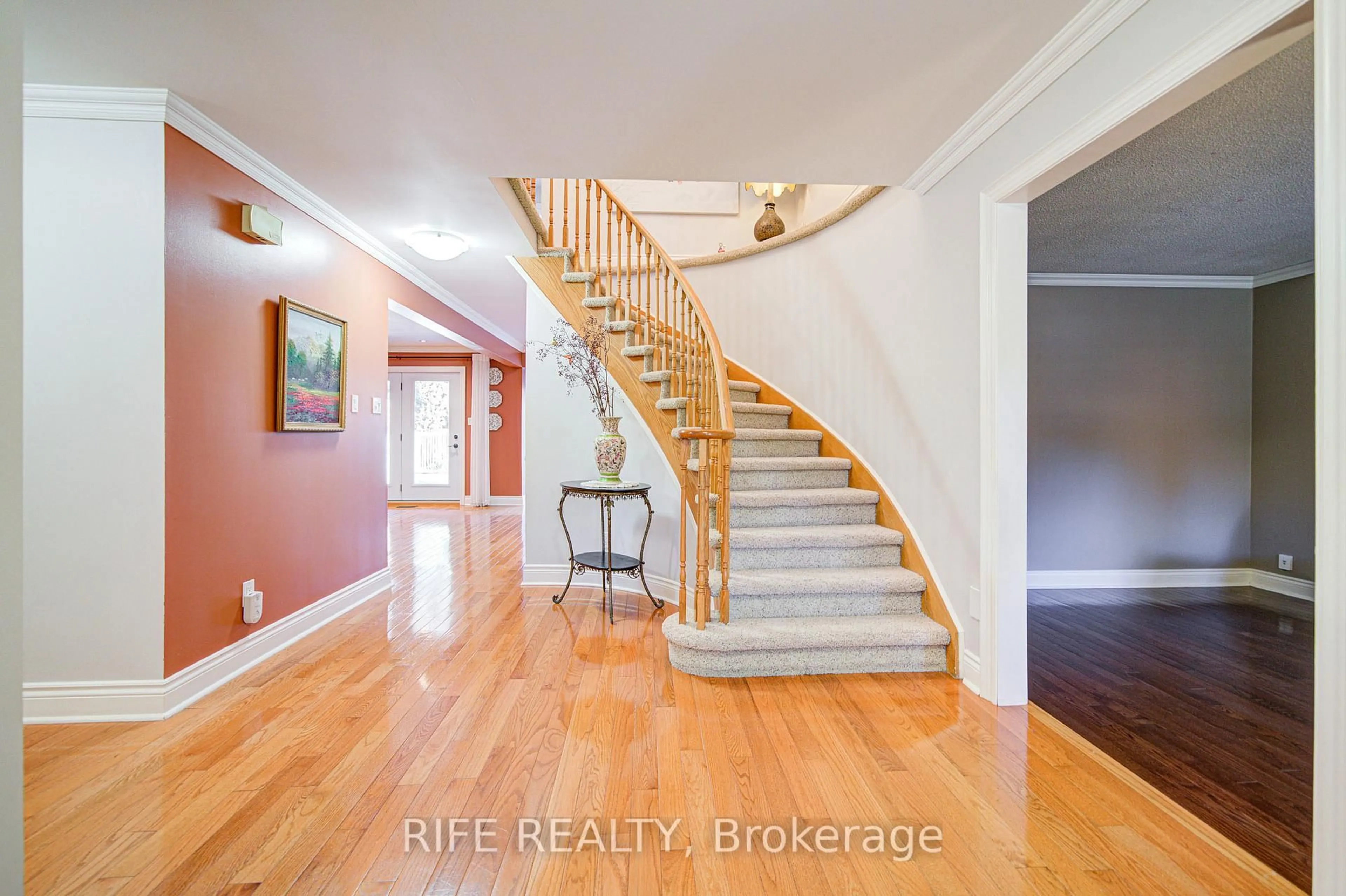 Indoor entryway for 38 Longwater Chse, Markham Ontario L3R 4A5