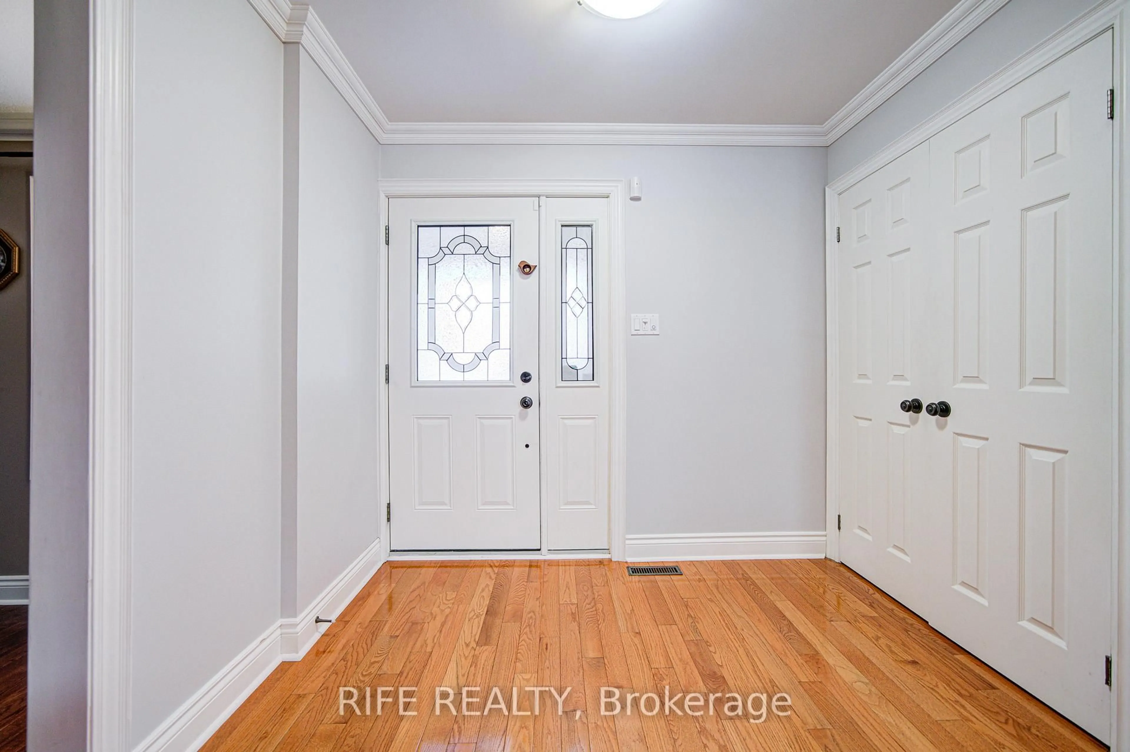 Indoor entryway for 38 Longwater Chse, Markham Ontario L3R 4A5