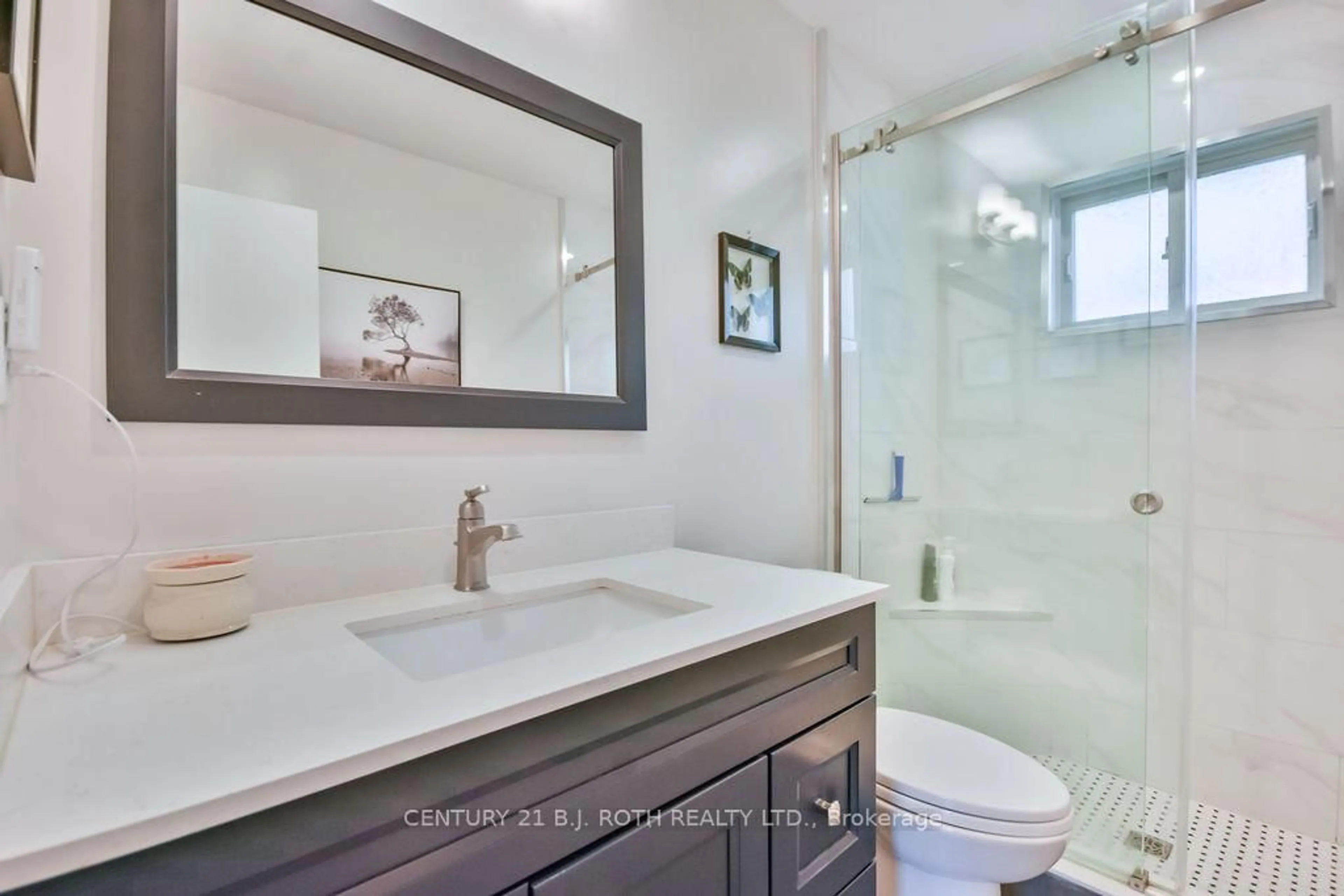 Contemporary bathroom, ceramic/tile floor for 58 Collings Ave, Bradford West Gwillimbury Ontario L3Z 1S3