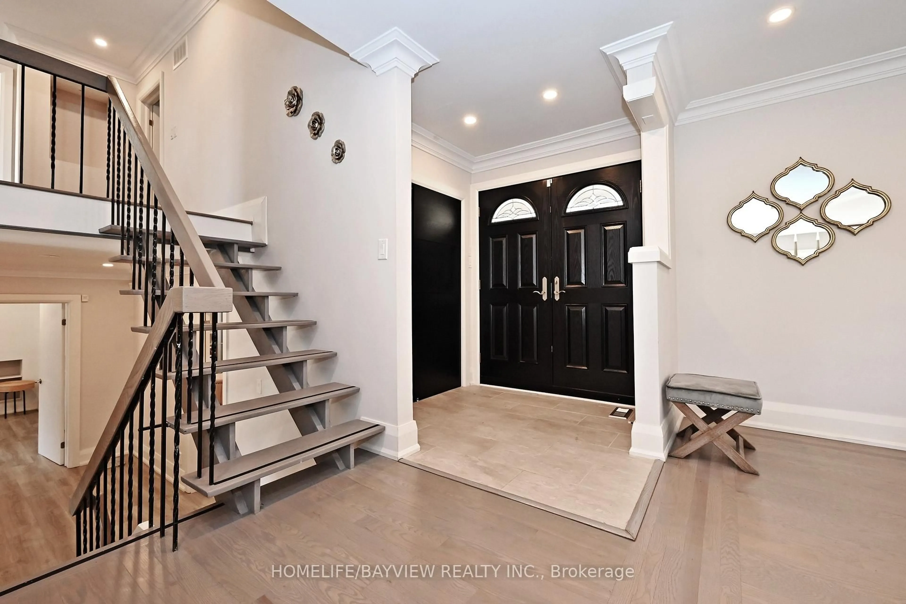 Indoor entryway for 3 Wildrose Cres, Markham Ontario L3T 1N6