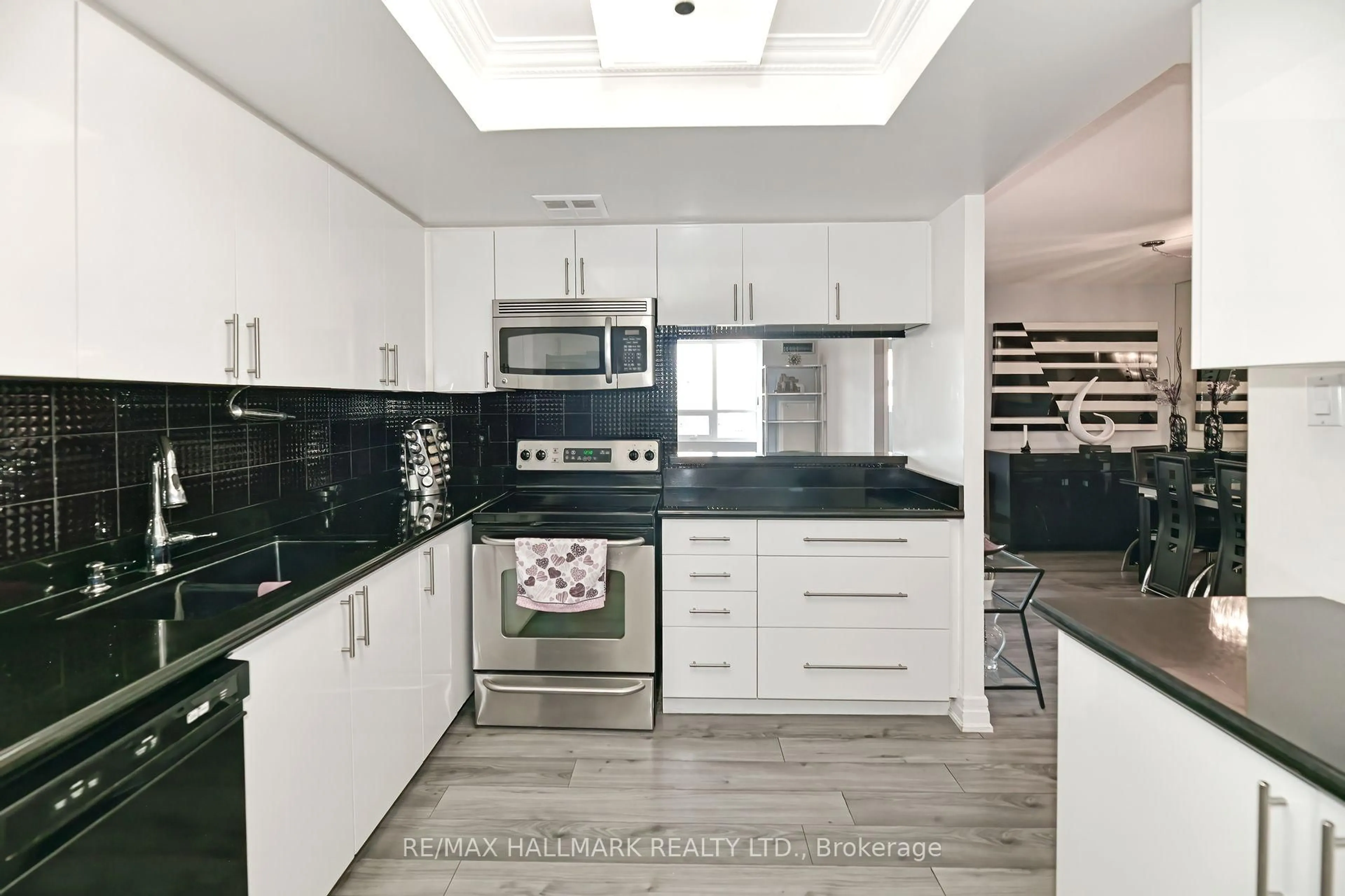 Contemporary kitchen, ceramic/tile floor for 7601 Bathurst St #808, Vaughan Ontario L4J 4H5