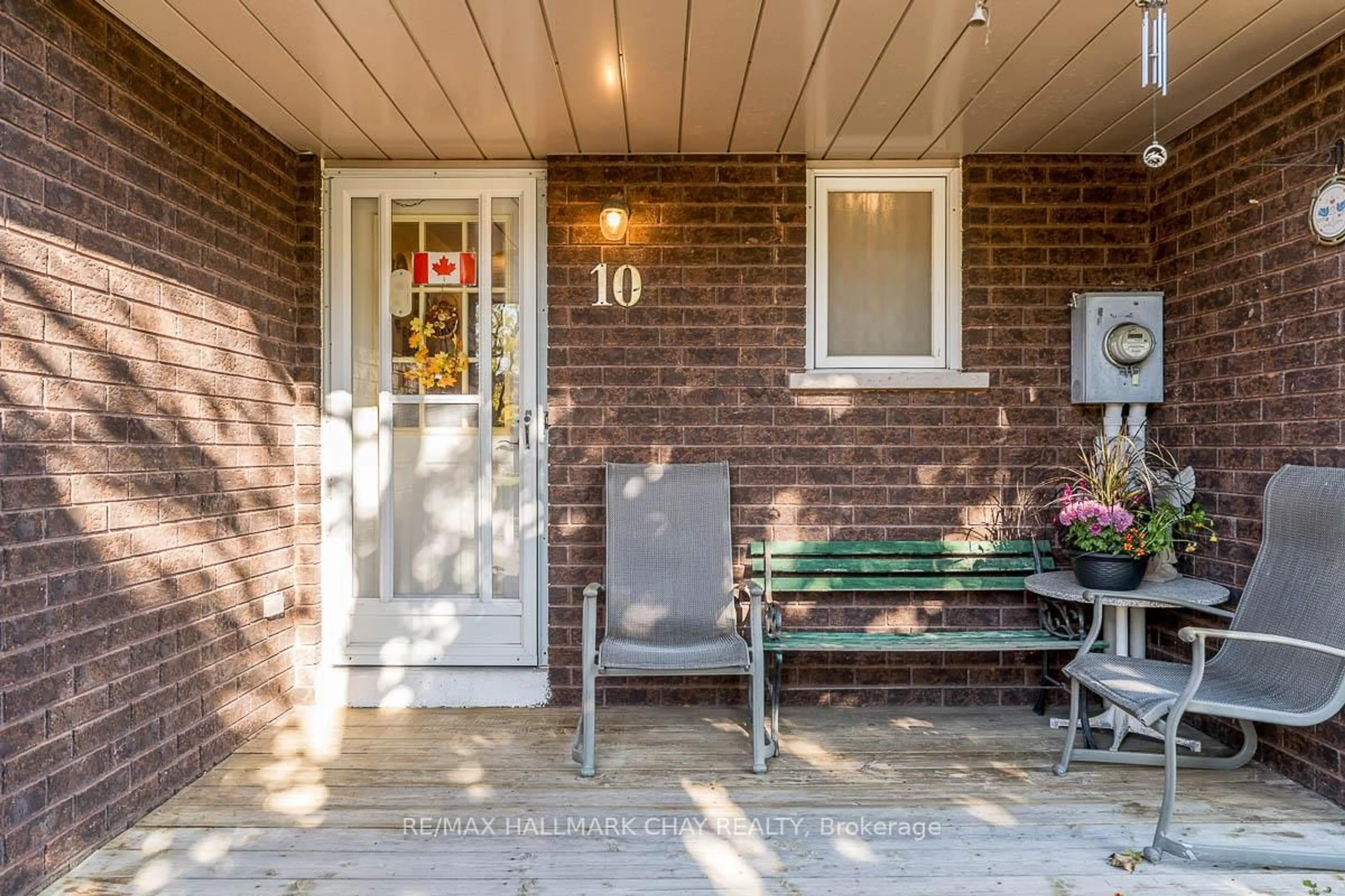Indoor entryway for 10 Riverley Lane #2, New Tecumseth Ontario L9R 1C5