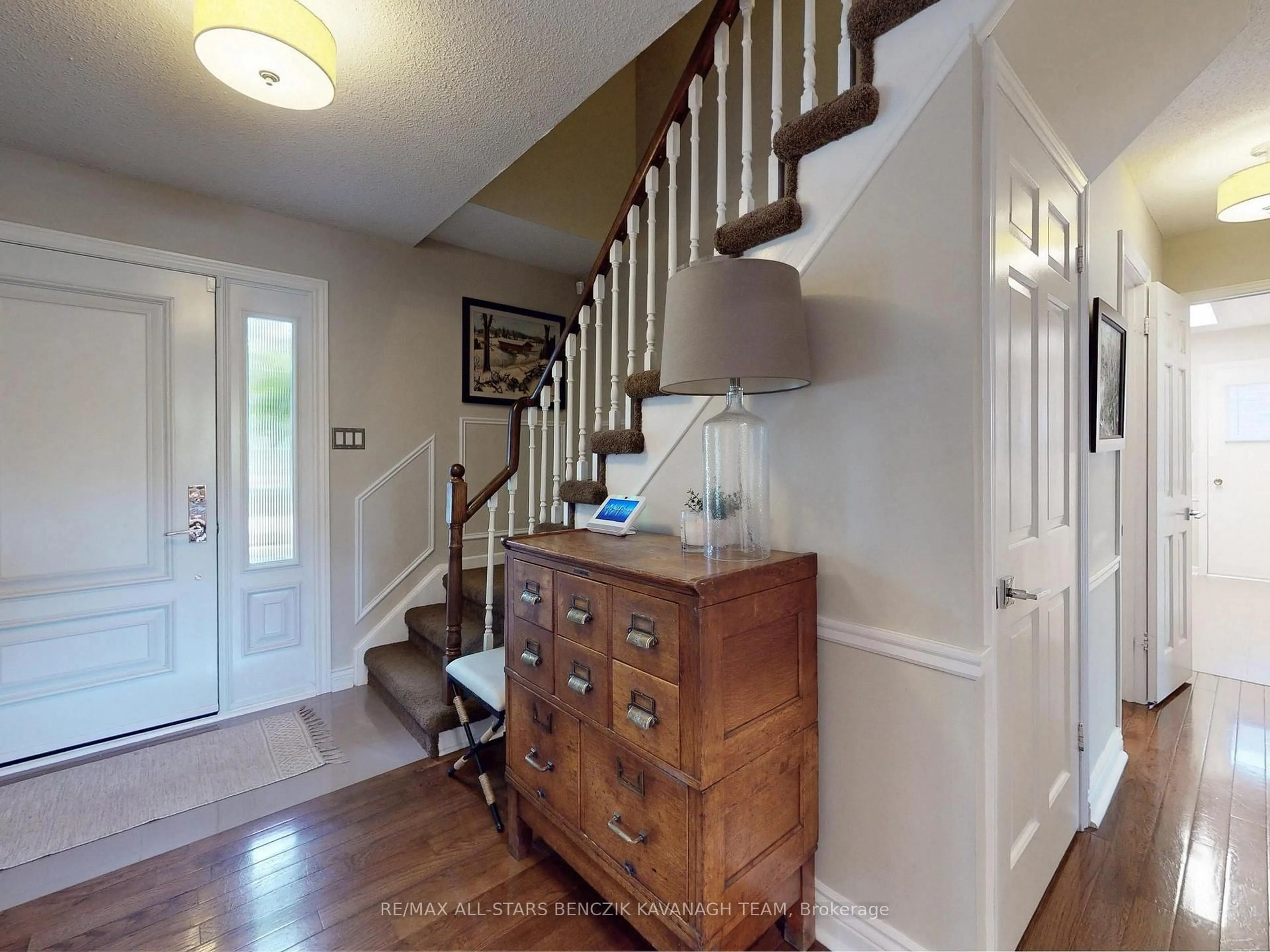 Indoor entryway for 93 Sir Lancelot Dr, Markham Ontario L3P 2J3