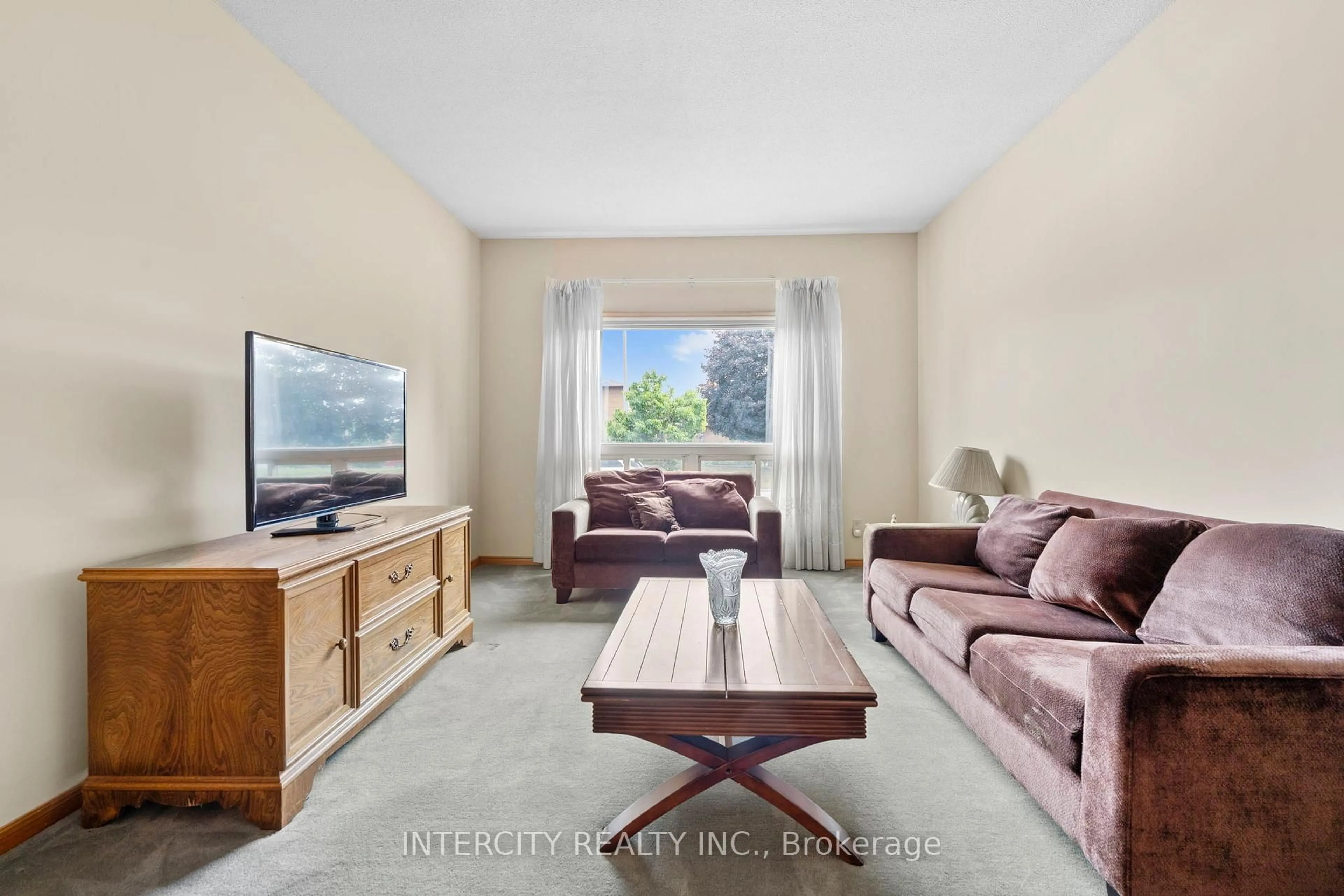 Living room with furniture, unknown for 64 Brandy Cres, Vaughan Ontario L4L 3C7