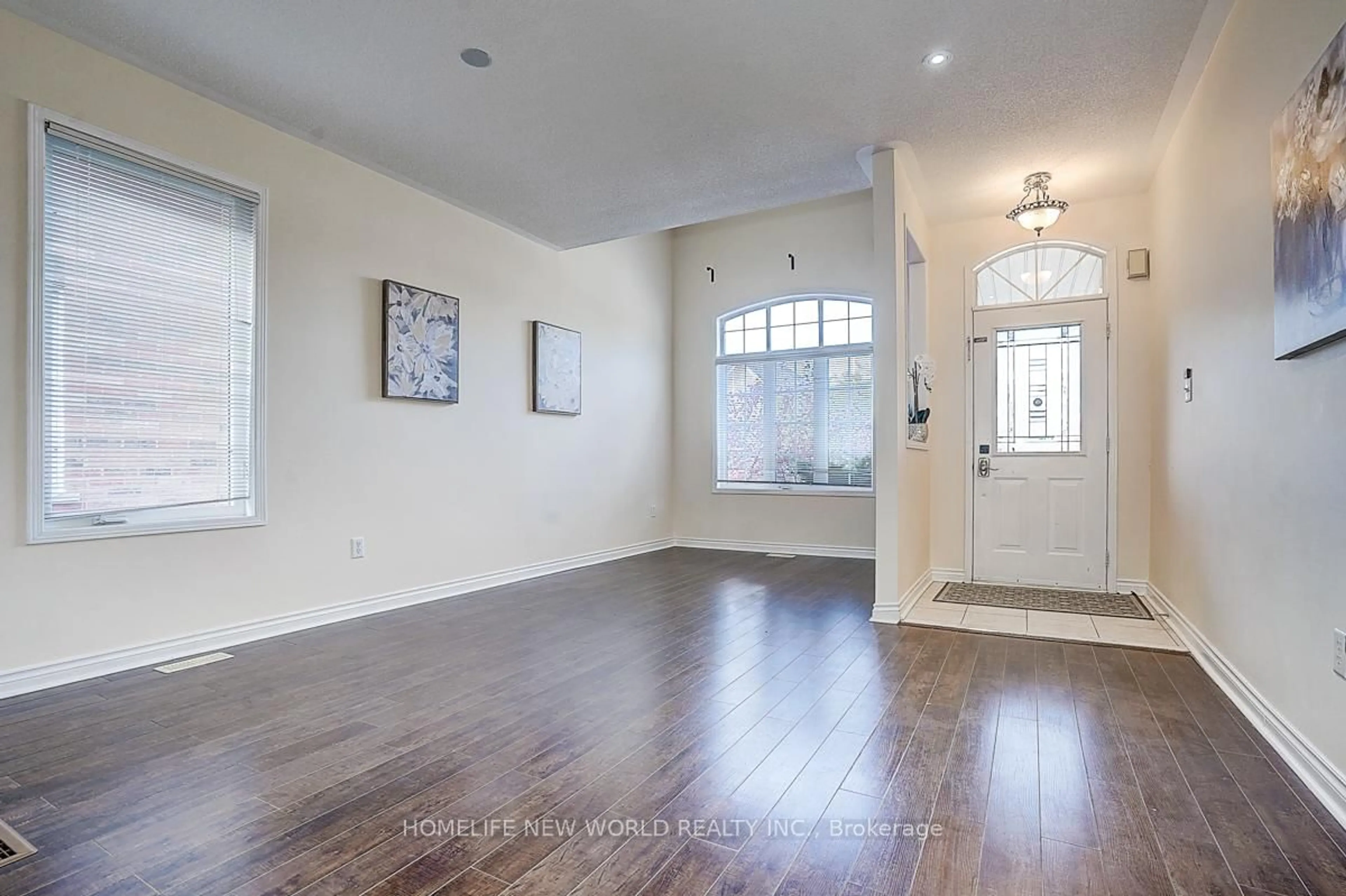 Indoor entryway for 582 Fred Mclaren Blvd, Markham Ontario L6E 1N1