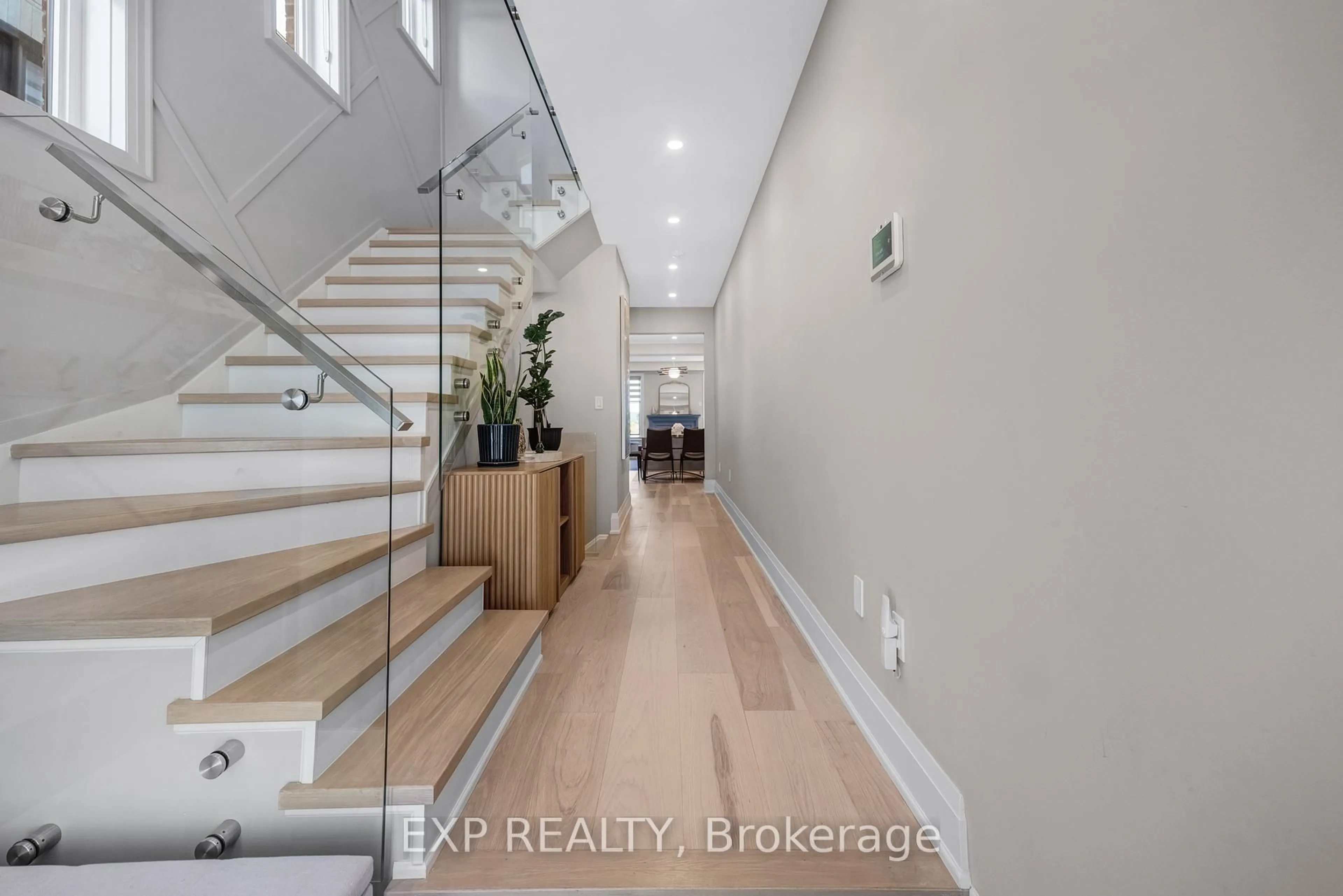 Indoor entryway for 169 Bawden Dr, Richmond Hill Ontario L4S 0M2