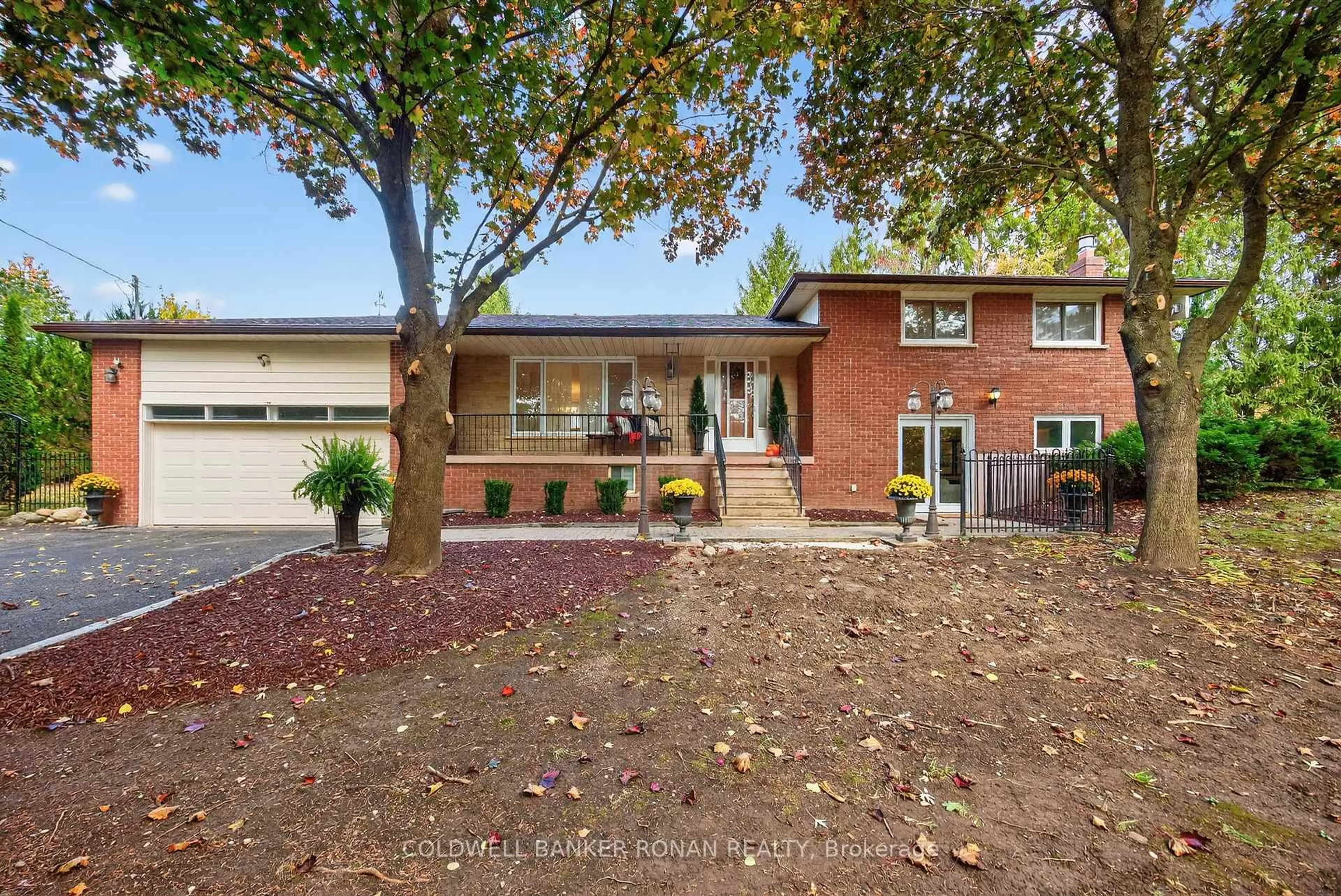 A pic from outside/outdoor area/front of a property/back of a property/a pic from drone, street for 2738 Concession Rd 4, Adjala-Tosorontio Ontario L0G 1L0