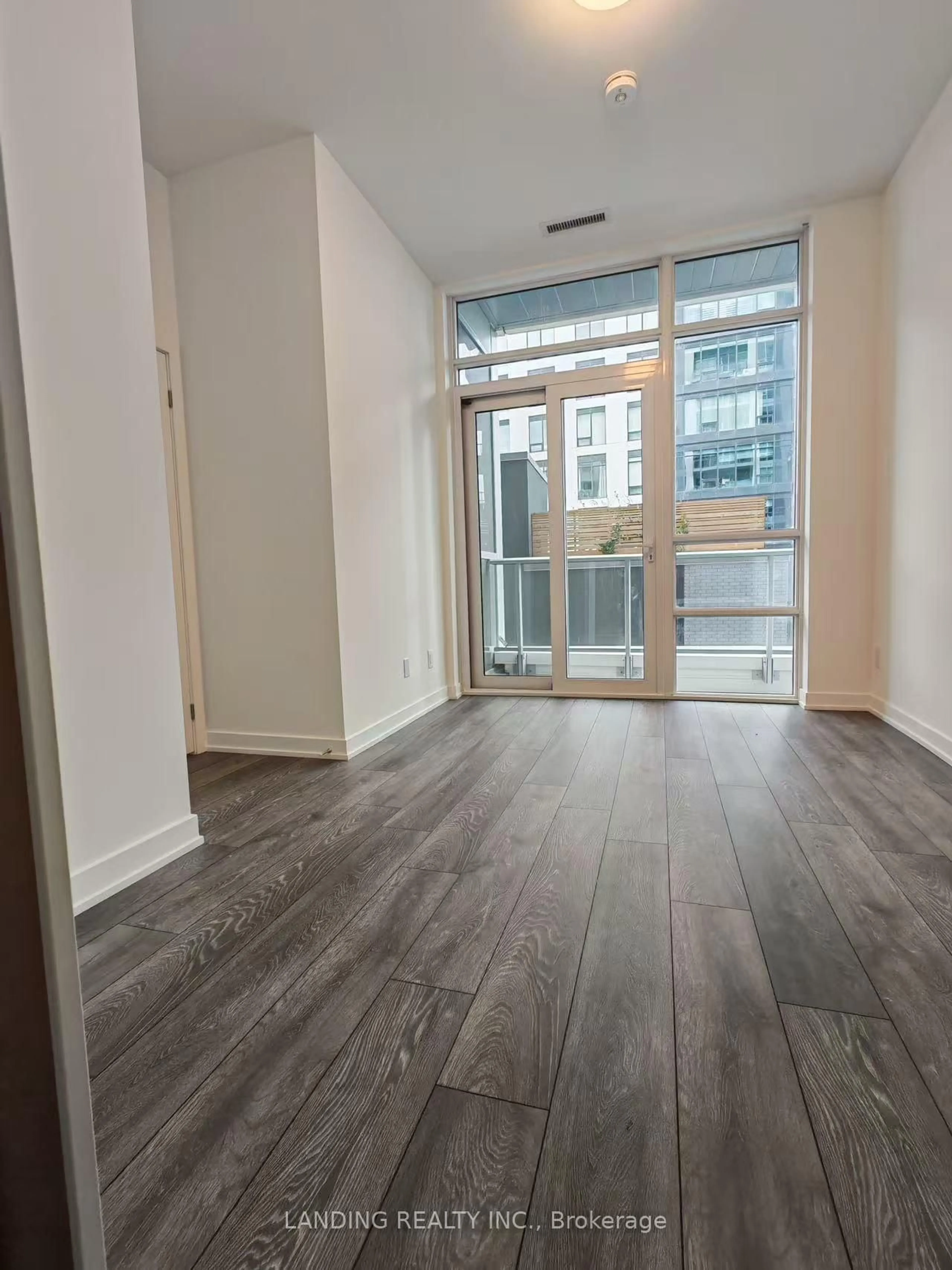 A pic of a room for 8888 Yonge St #805, Richmond Hill Ontario L4C 6Z1