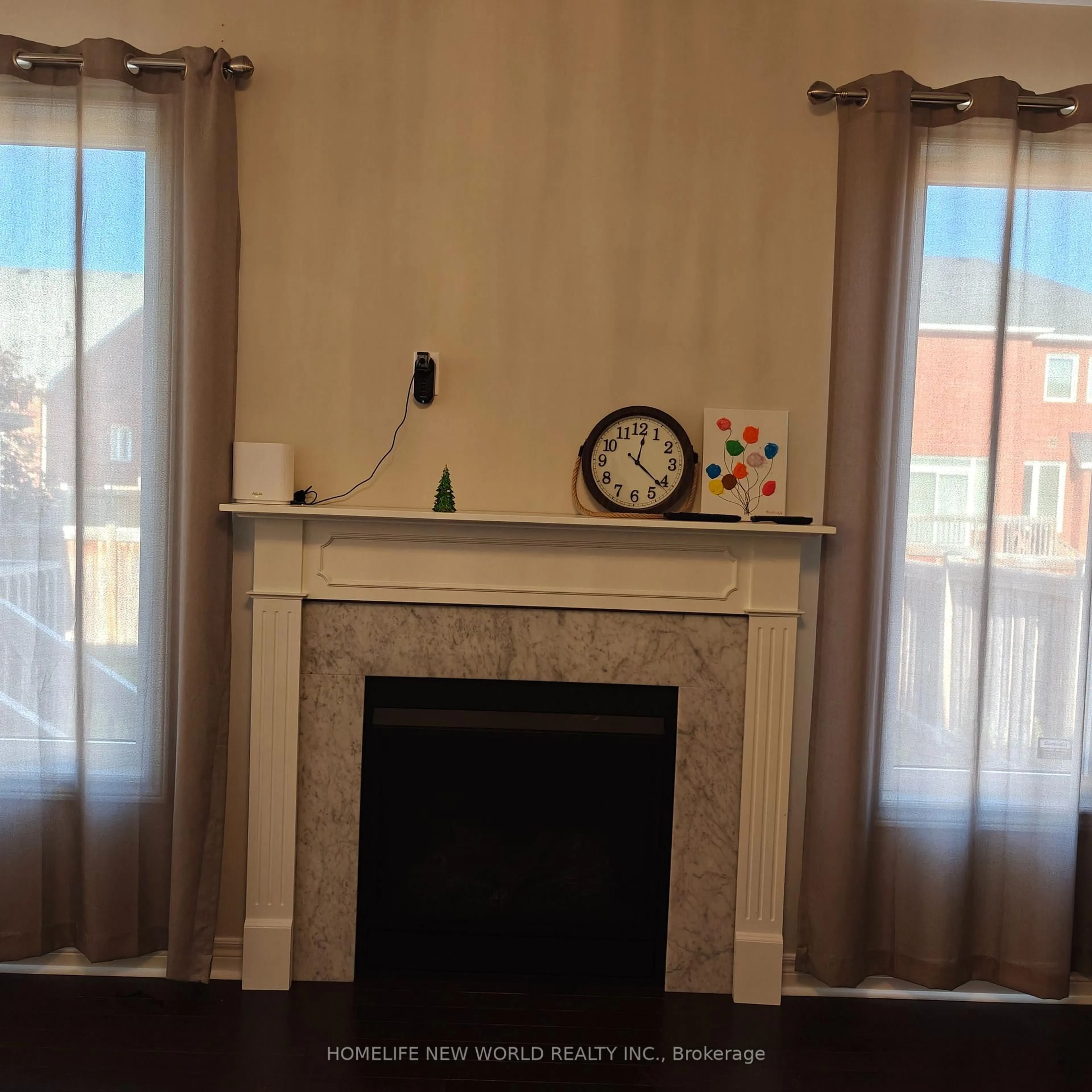 A pic of a room for 32 Citrine Dr, Bradford West Gwillimbury Ontario L3Z 0T5