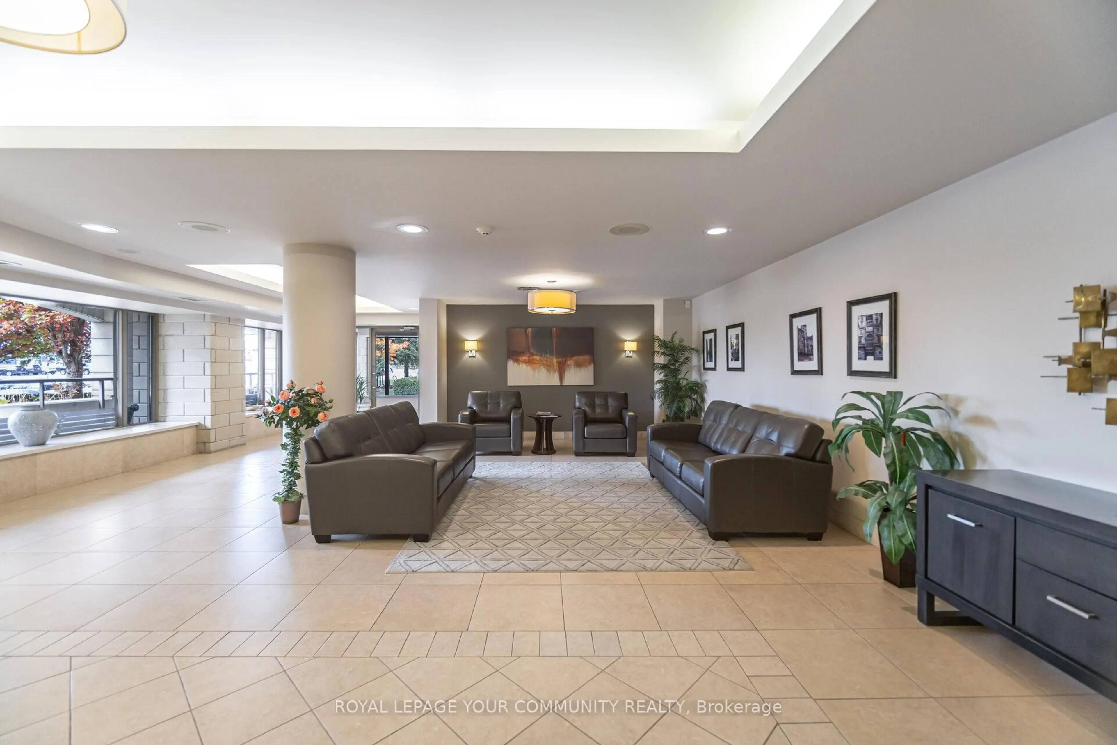 Lobby for 2500 Rutherford Rd #218, Vaughan Ontario L4K 5N7