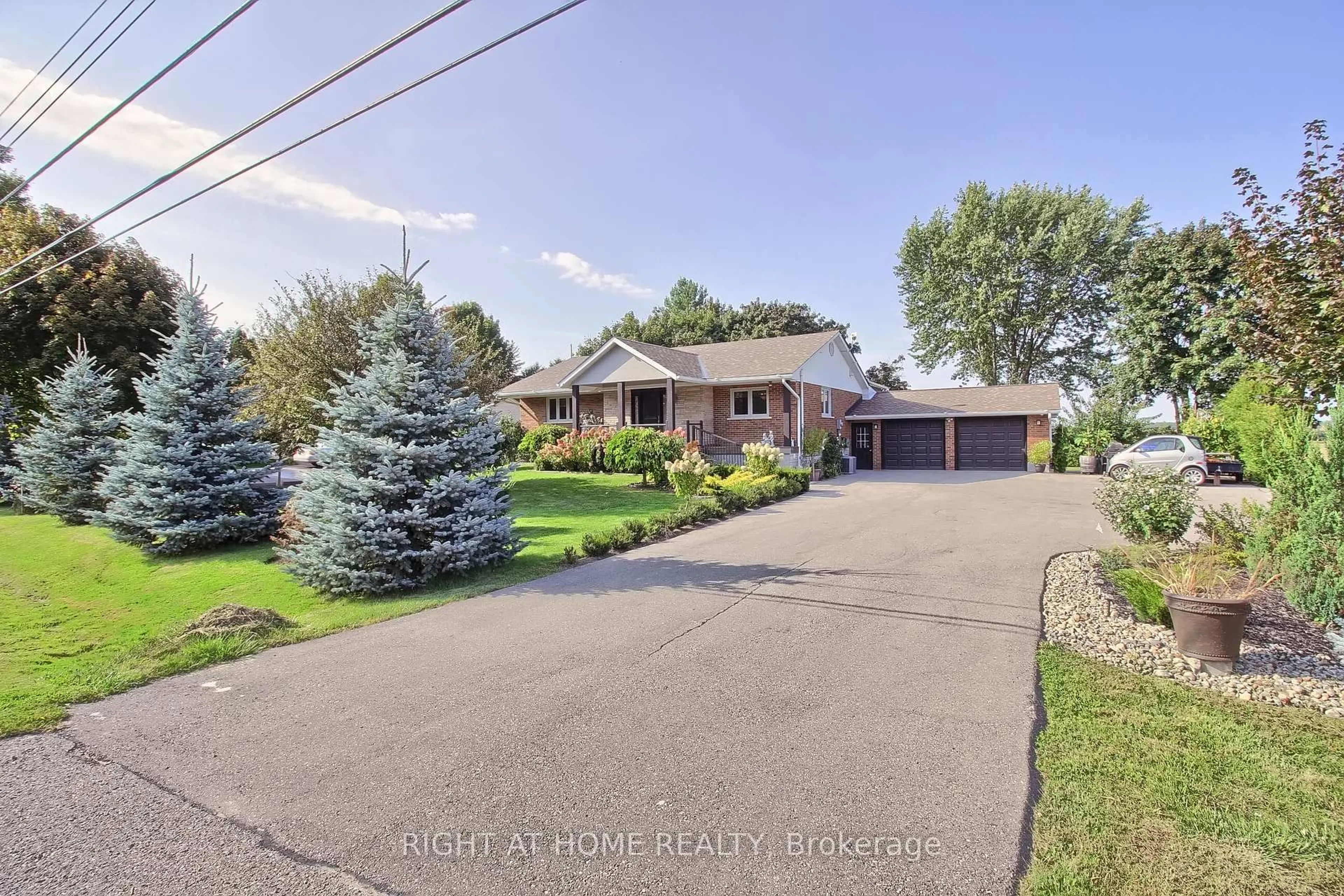 A pic from outside/outdoor area/front of a property/back of a property/a pic from drone, street for 3800 County 88 Rd, Bradford West Gwillimbury Ontario L3Z 3K7