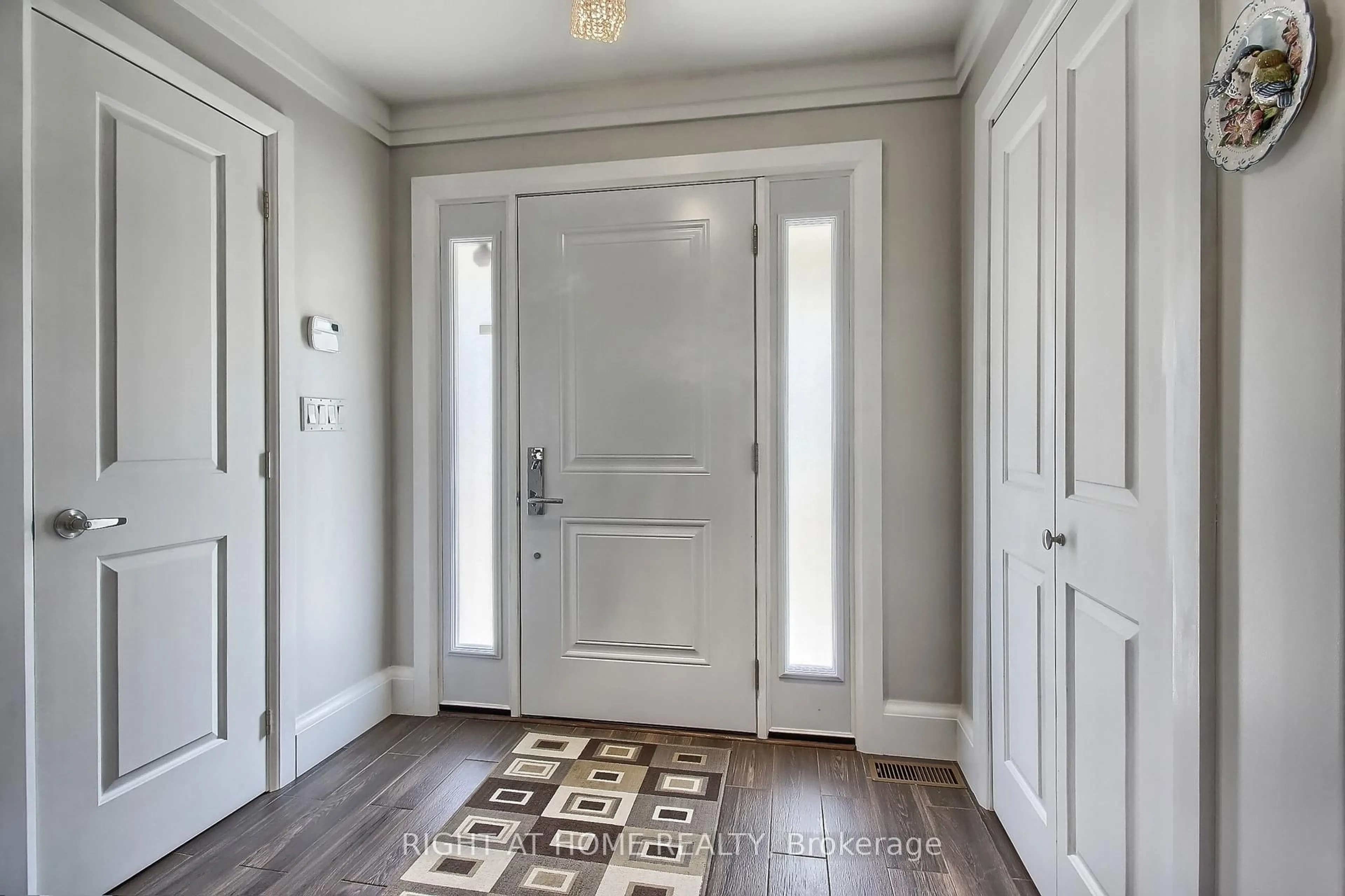 Indoor entryway for 3800 County 88 Rd, Bradford West Gwillimbury Ontario L3Z 3K7