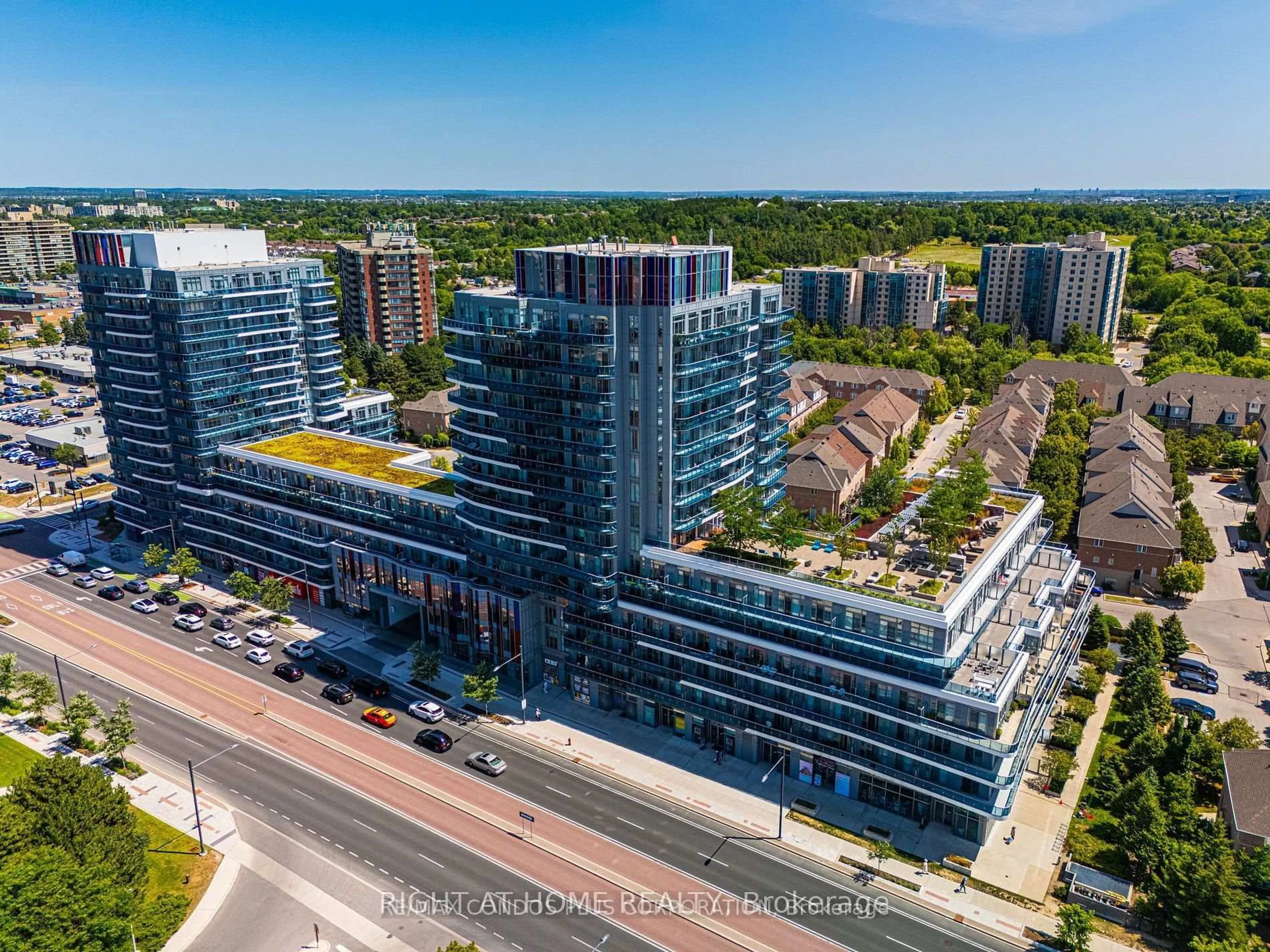 A pic from outside/outdoor area/front of a property/back of a property/a pic from drone, city buildings view from balcony for 9471 Yonge St #LPH05, Richmond Hill Ontario L4C 1V4