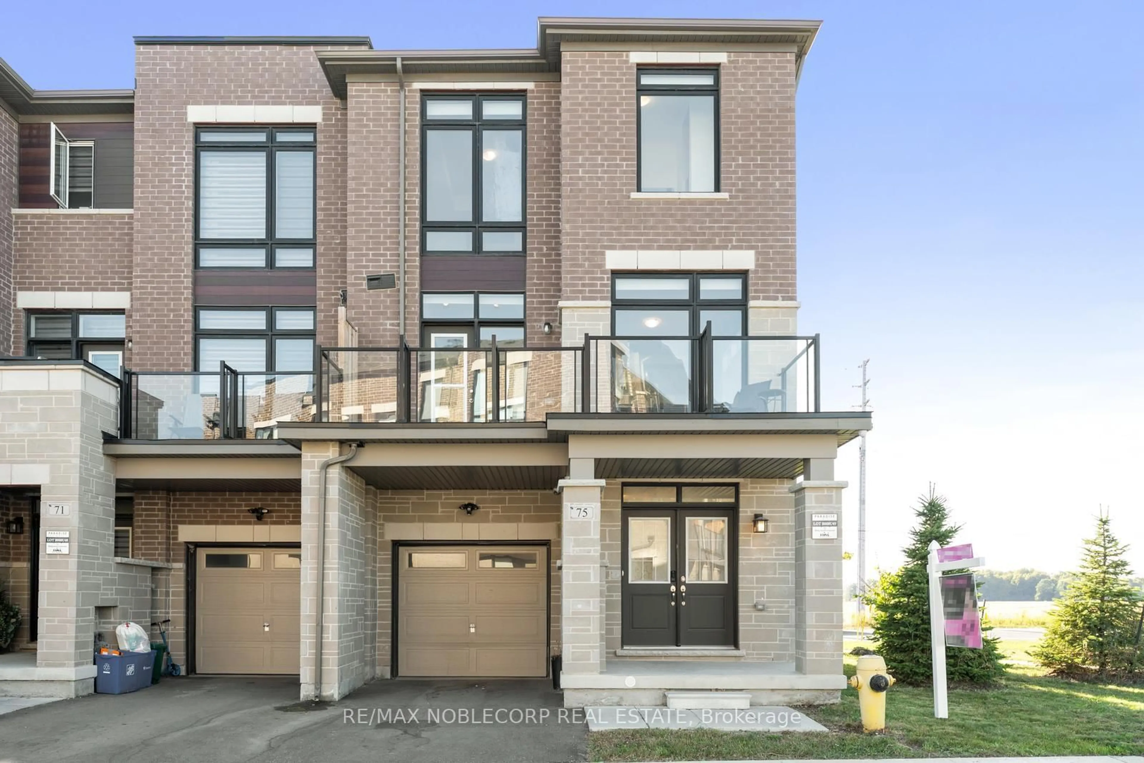 Home with brick exterior material, street for 75 Holyrood Cres, Vaughan Ontario L4H 5G2