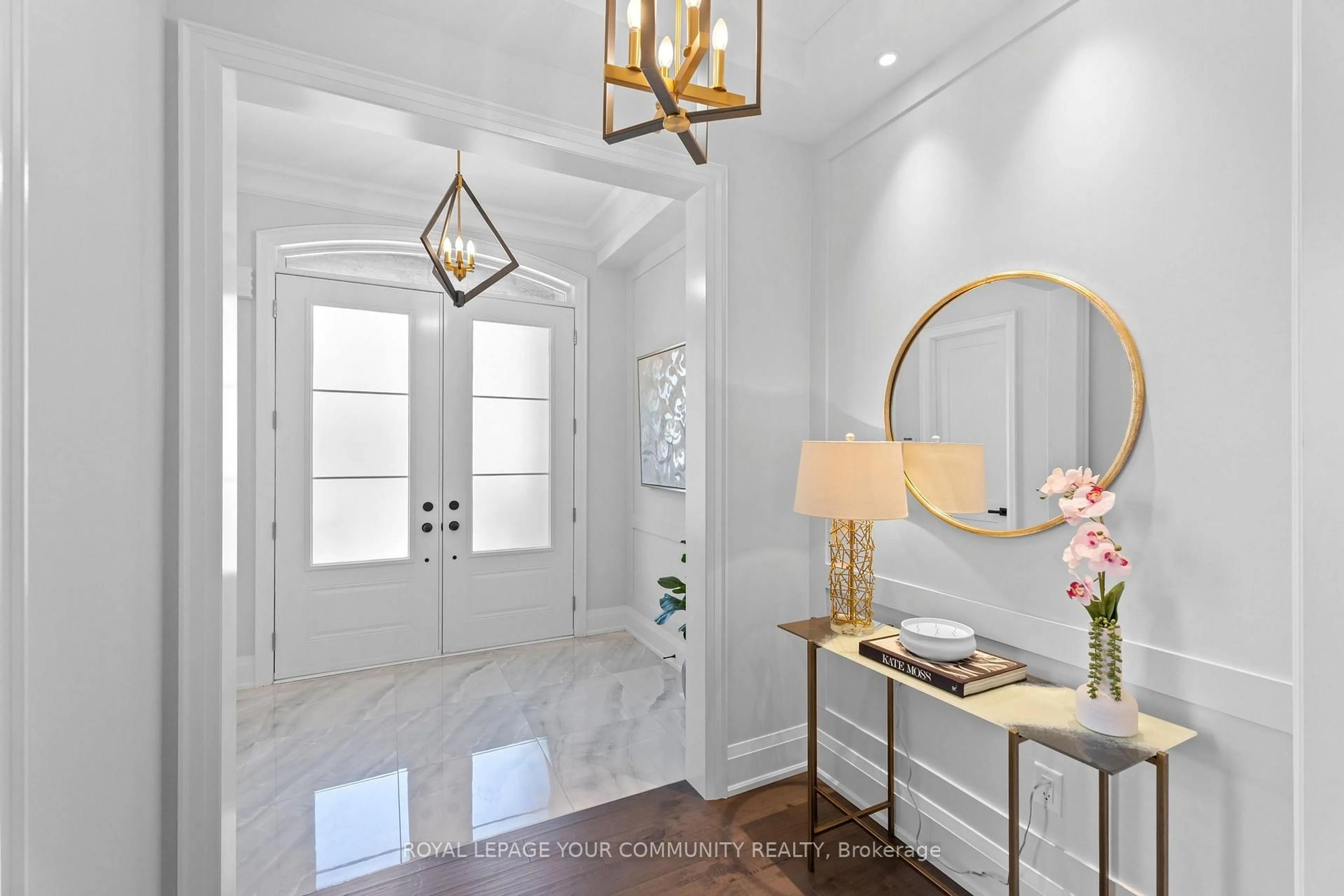 Indoor entryway for 5 Phila Lane, Aurora Ontario L4G 4A1