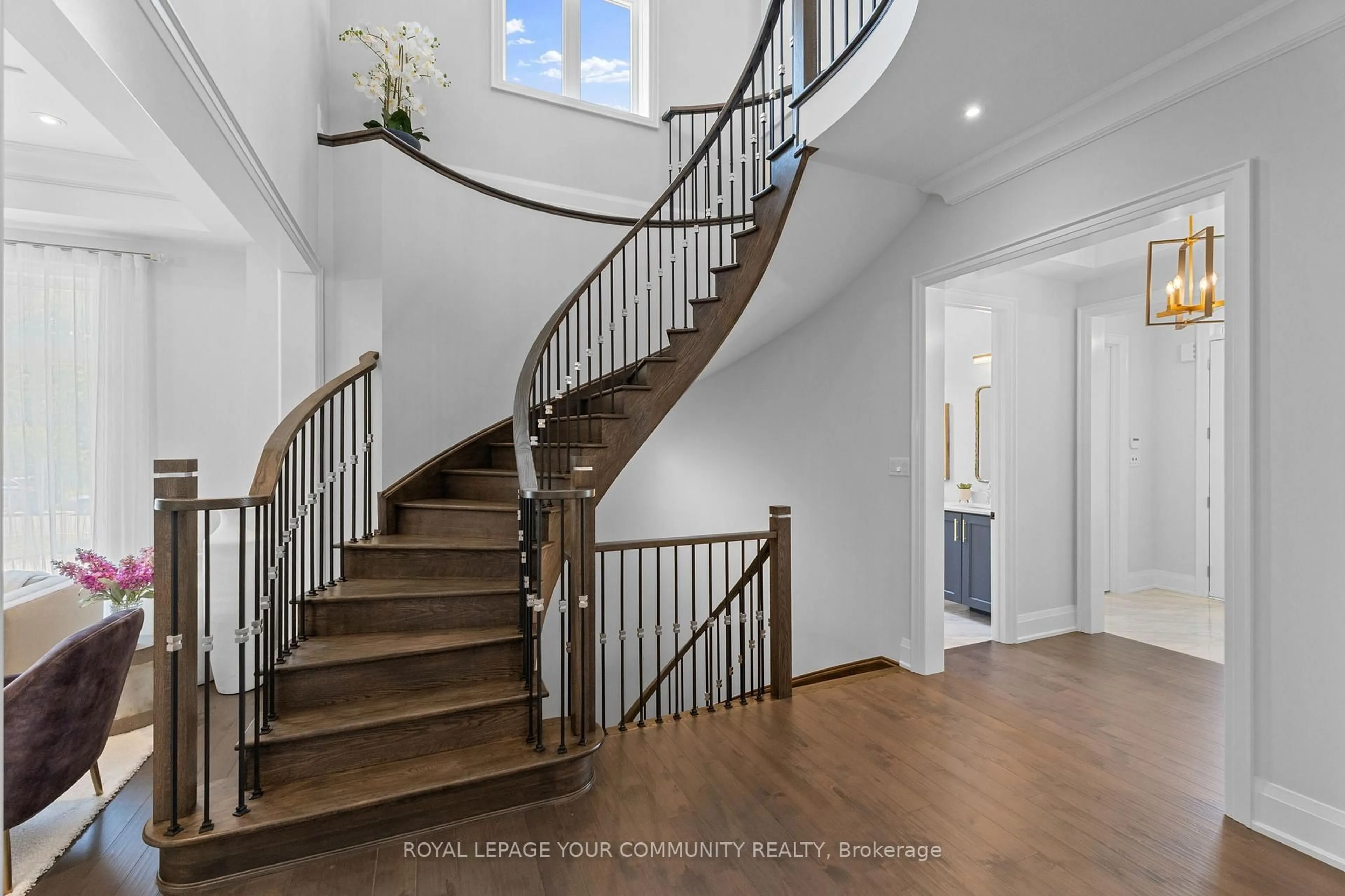 Indoor entryway for 5 Phila Lane, Aurora Ontario L4G 4A1