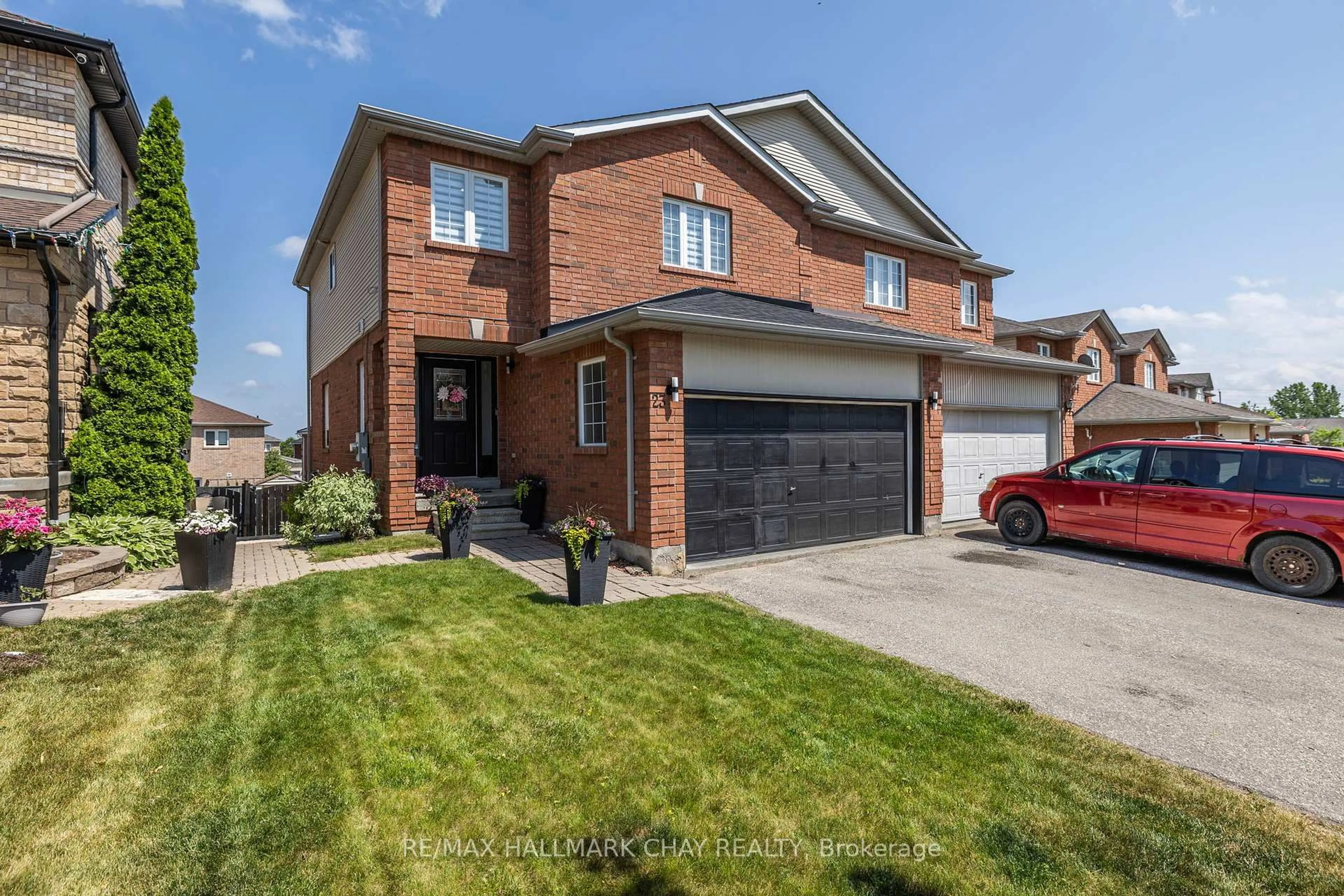 Home with brick exterior material, street for 23 Smith St, Bradford West Gwillimbury Ontario L3Z 3E1