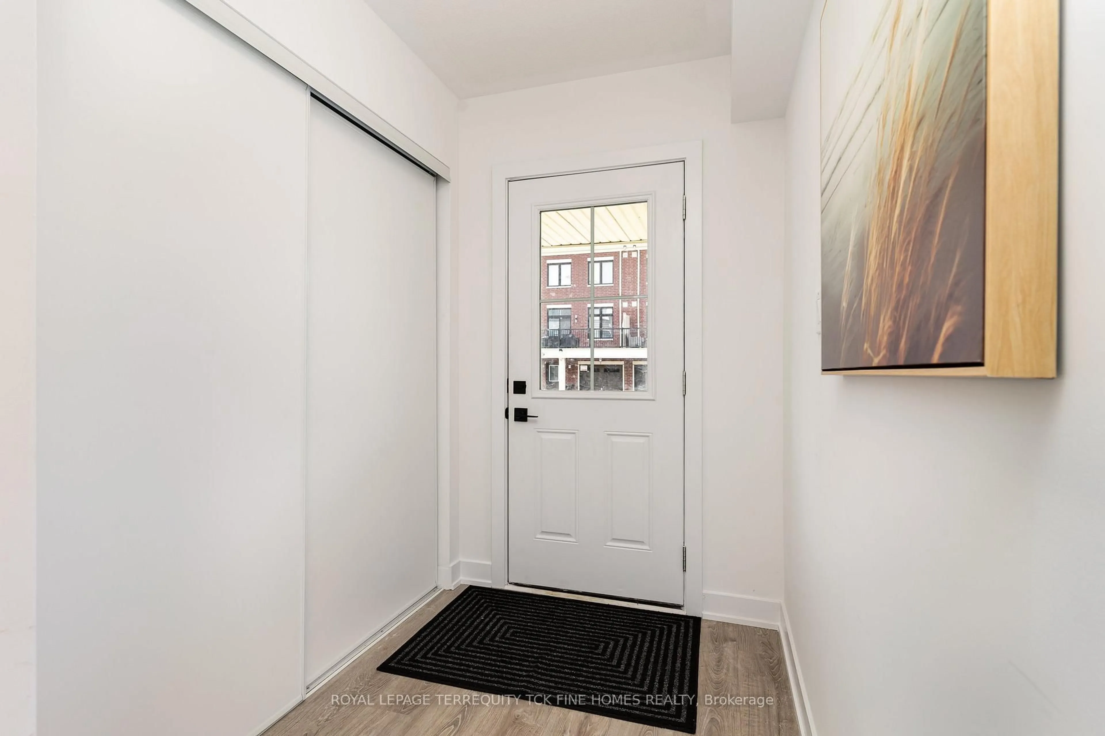 Indoor entryway for 61 Kenneth Kirby Lane, Whitchurch-Stouffville Ontario L4A 4W8