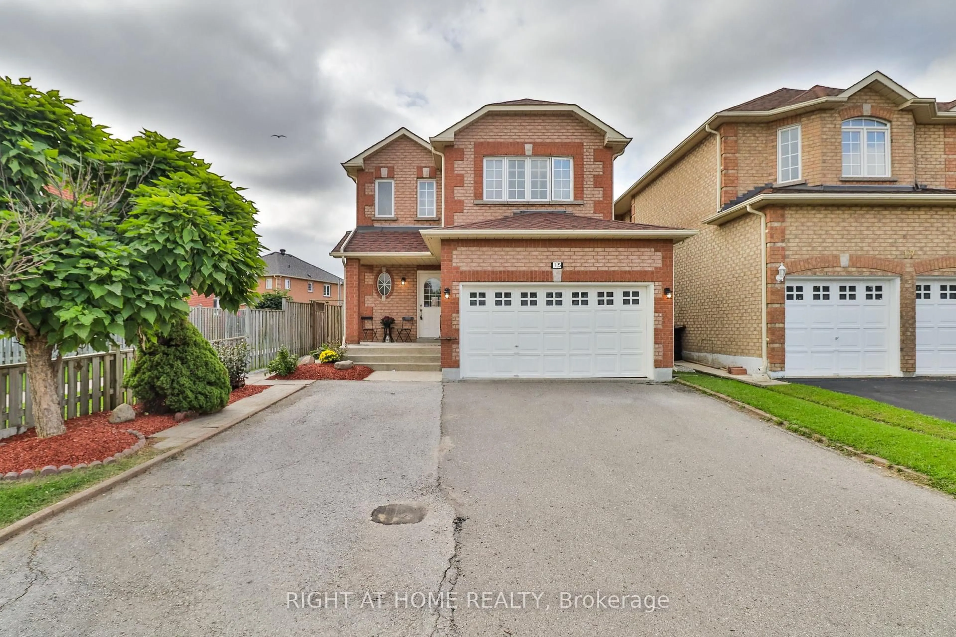Home with brick exterior material, street for 15 Avenida St, Markham Ontario L3S 4J4