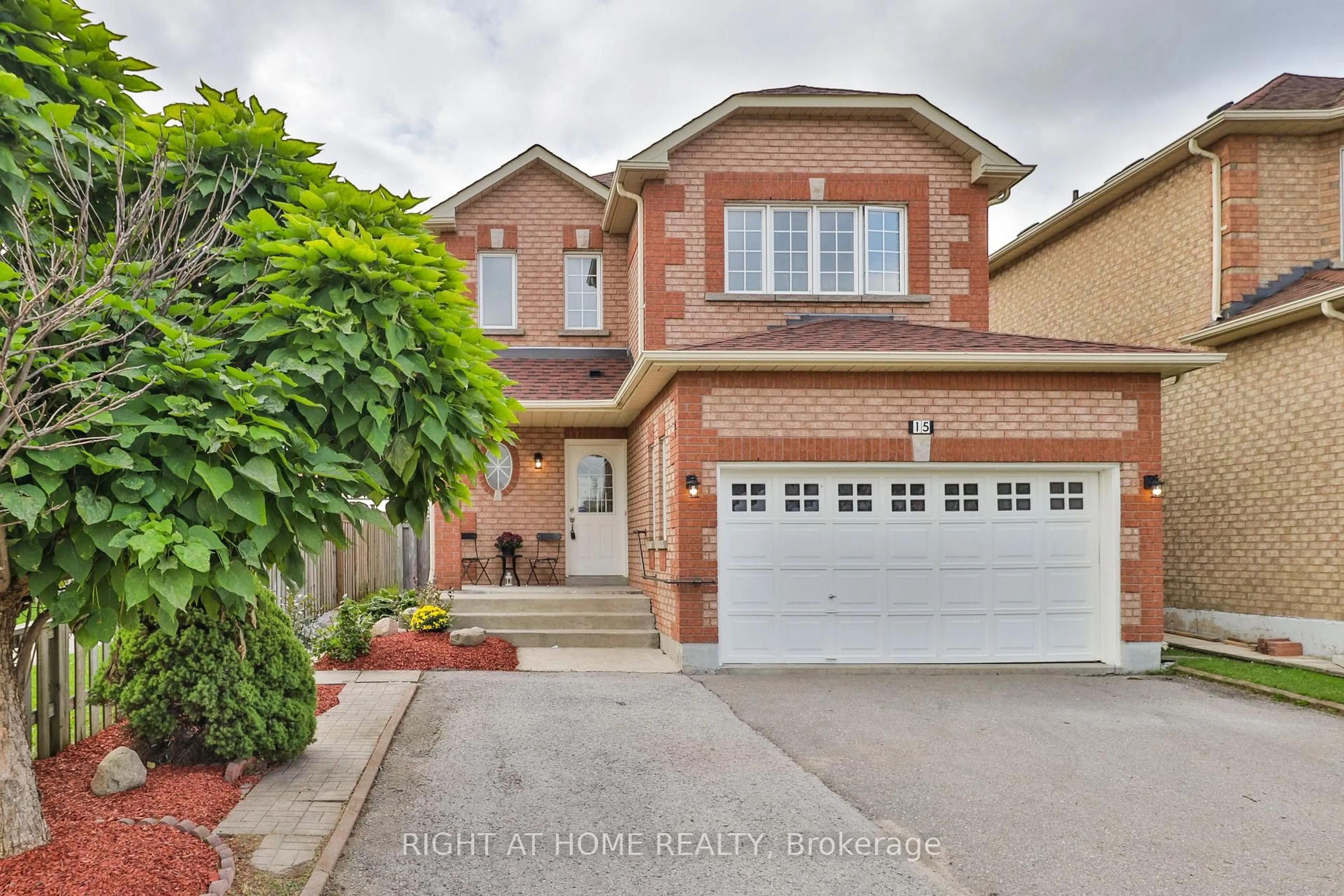 Home with brick exterior material, street for 15 Avenida St, Markham Ontario L3S 4J4