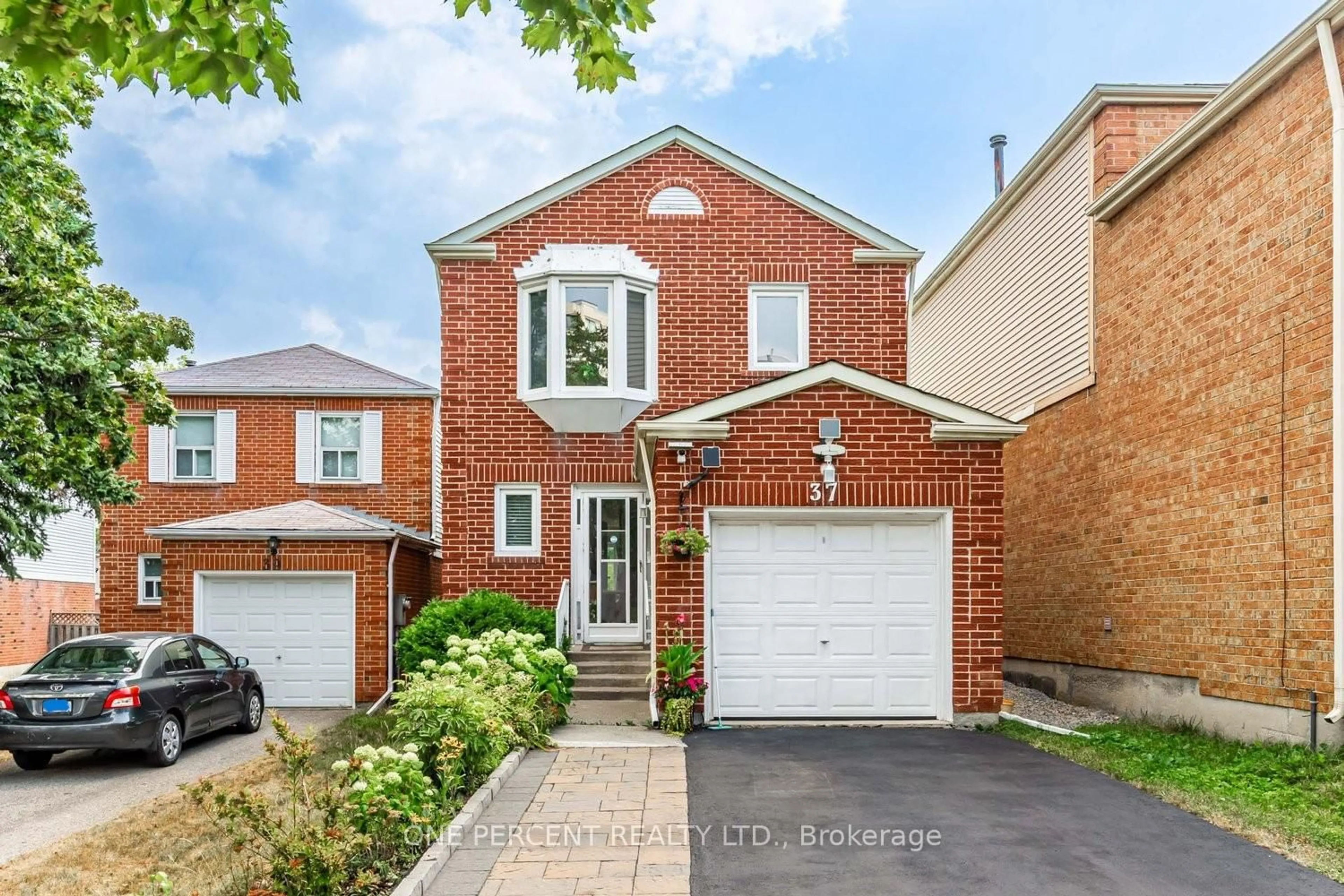 Home with brick exterior material, street for 37 Lansbury Crt, Vaughan Ontario L4J 5K1