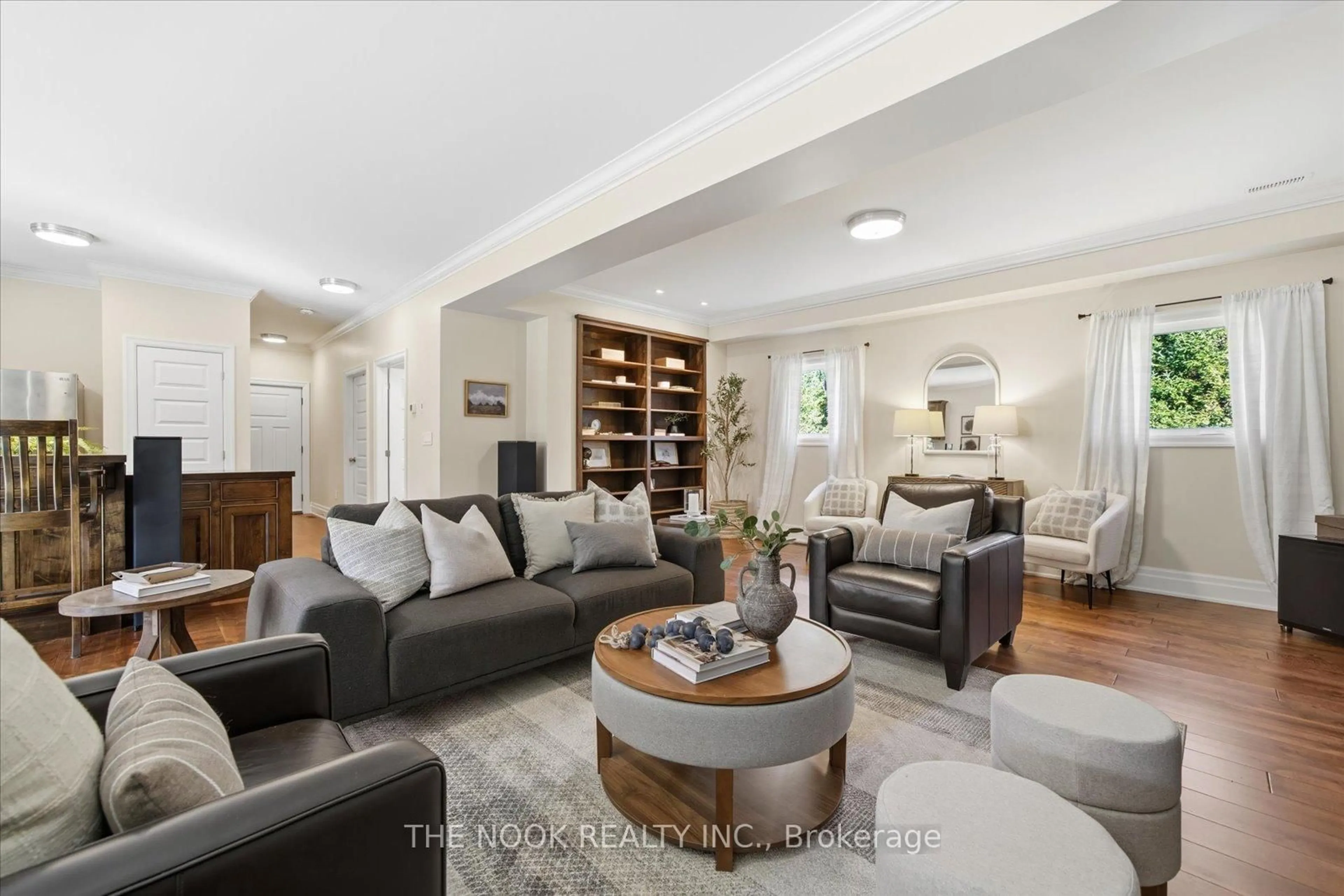 Living room with furniture, unknown for 9525 Old Homestead Rd, Georgina Ontario L0E 1N0