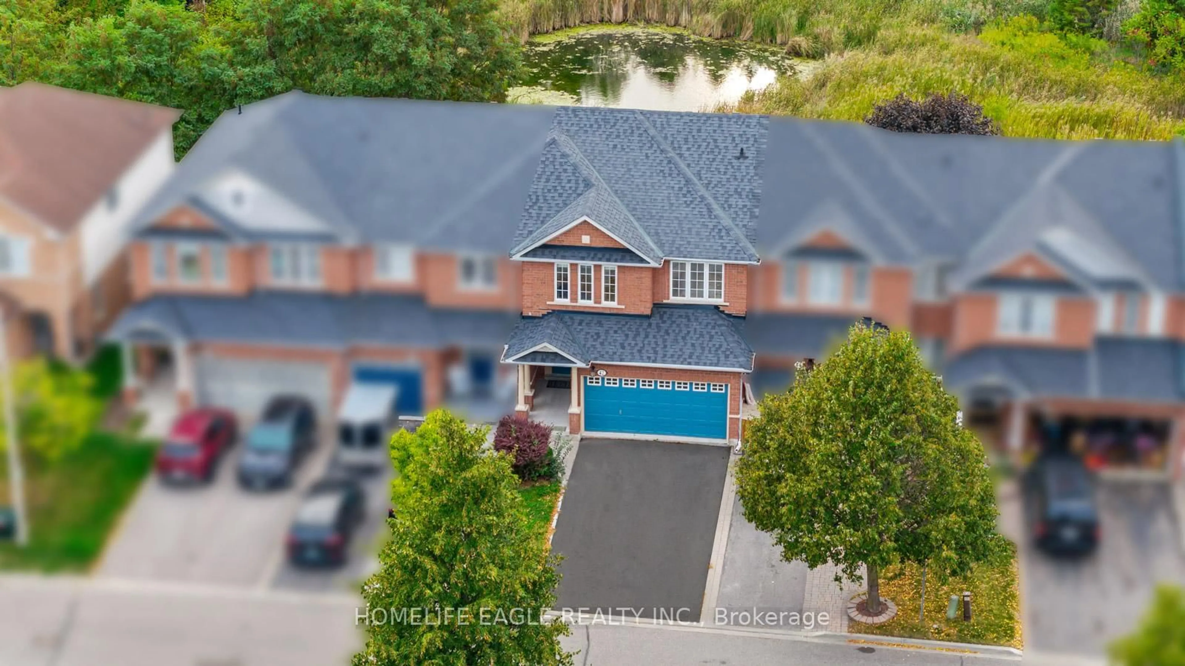 A pic from outside/outdoor area/front of a property/back of a property/a pic from drone, unknown for 42 Millcliff Circ, Aurora Ontario L4G 7N7