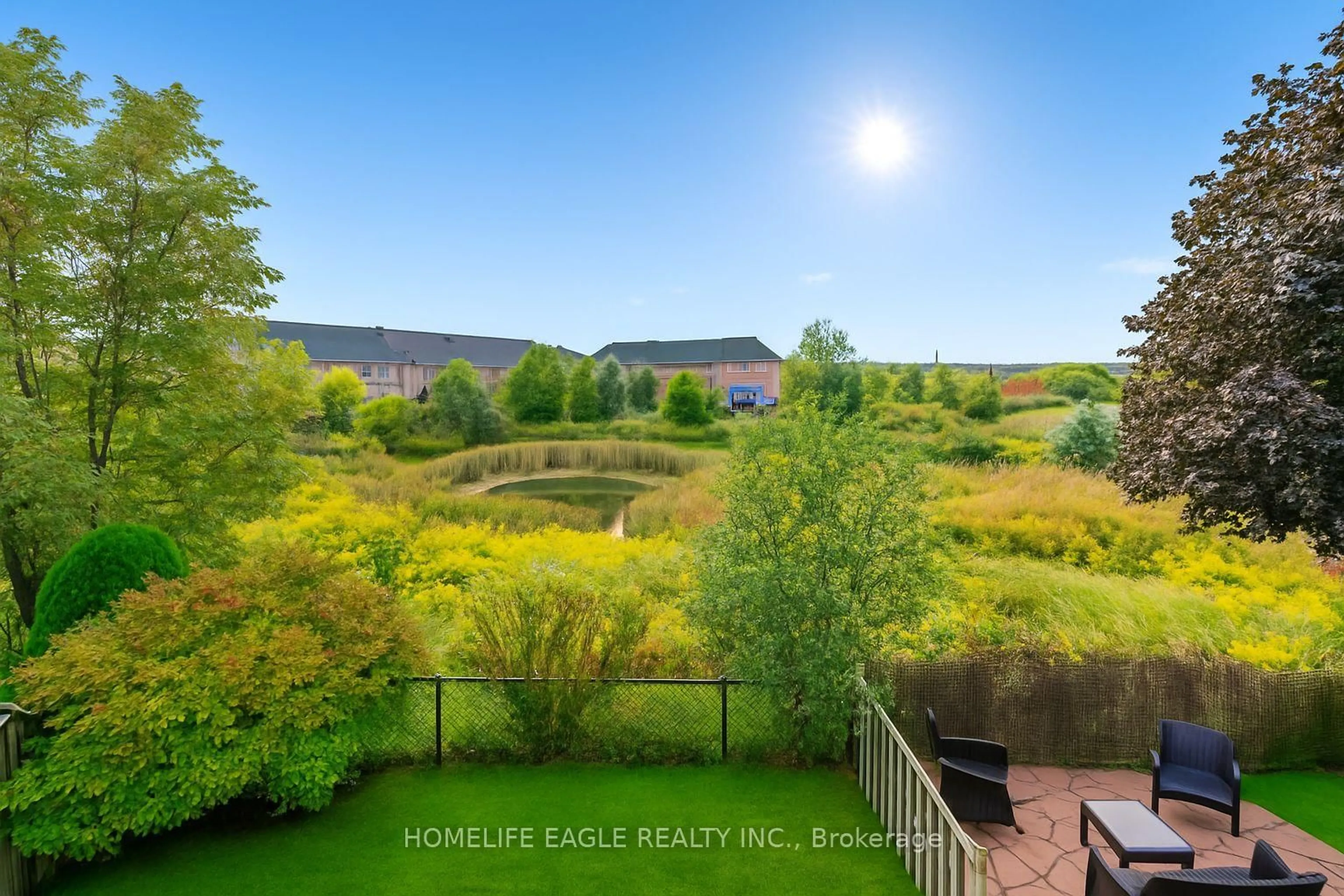 A pic from outside/outdoor area/front of a property/back of a property/a pic from drone, water/lake/river/ocean view for 42 Millcliff Circ, Aurora Ontario L4G 7N7