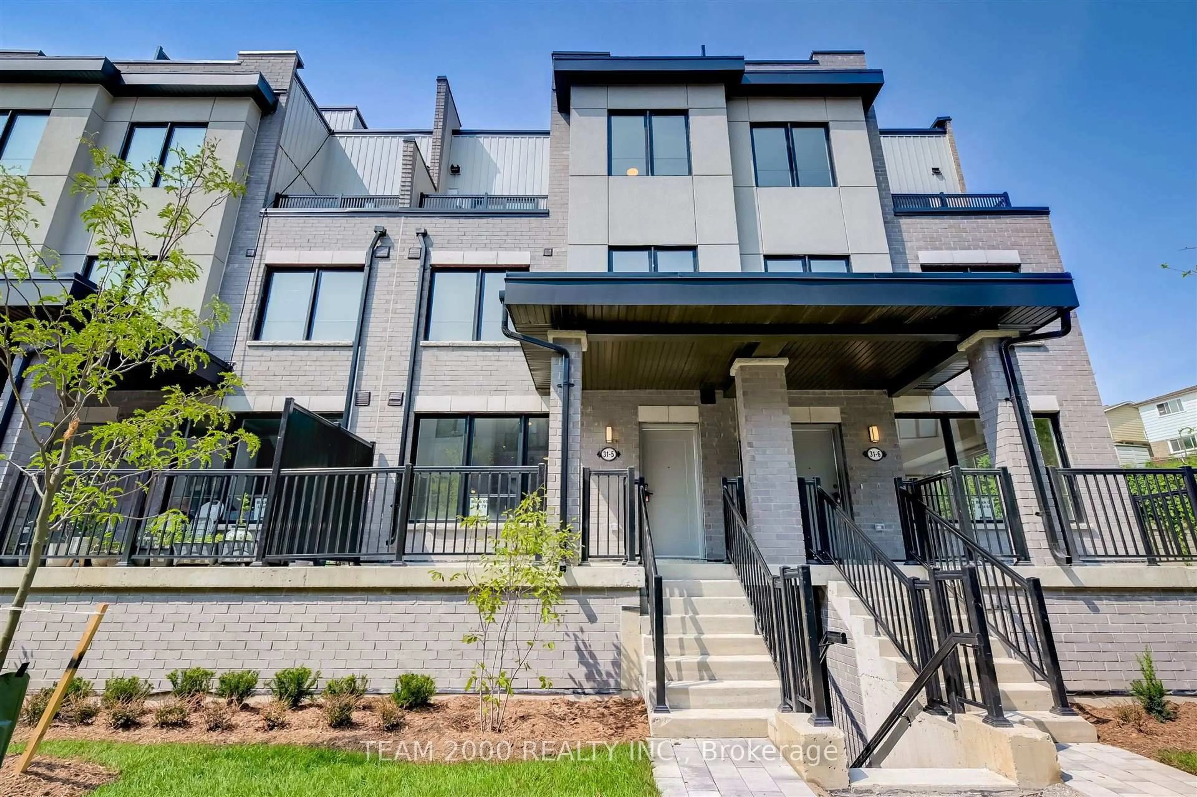 Home with brick exterior material, street for 31 Baynes Way #5, Bradford West Gwillimbury Ontario L3Z 4M5